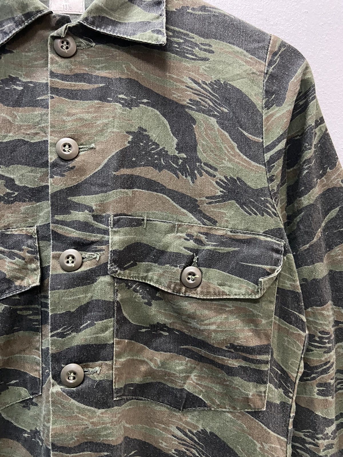 Vintage VINTAGE ARMY TIGER STRIPE CAMOUFLAGED 90’s UNIFORM SHIRT Size US S / EU 44-46 / 1 - 5 Thumbnail