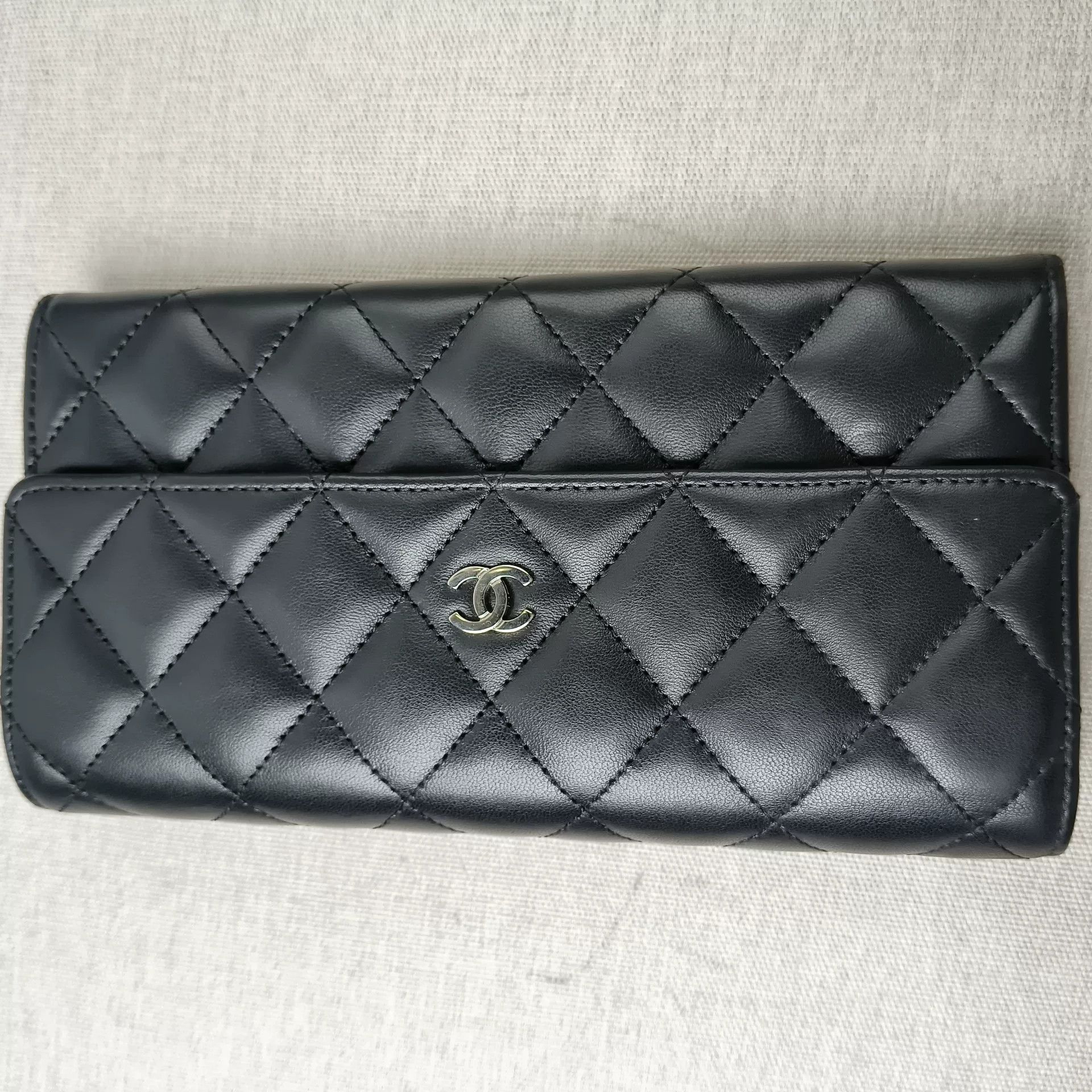 Chanel Pre-loved Bag Very good condition Size ONE SIZE - 1 Thumbnail