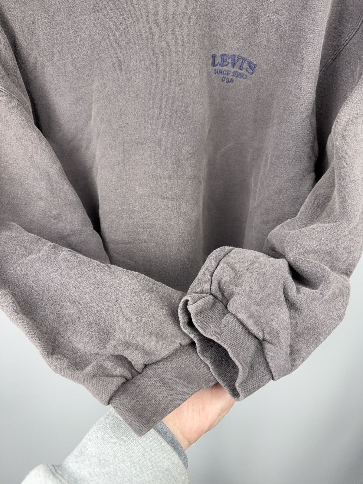 Levi's Vintage 00s USA Levi’s Gray Crewneck Sweatshirt Small Logo Size L / US 10 / IT 46 - 7 Thumbnail