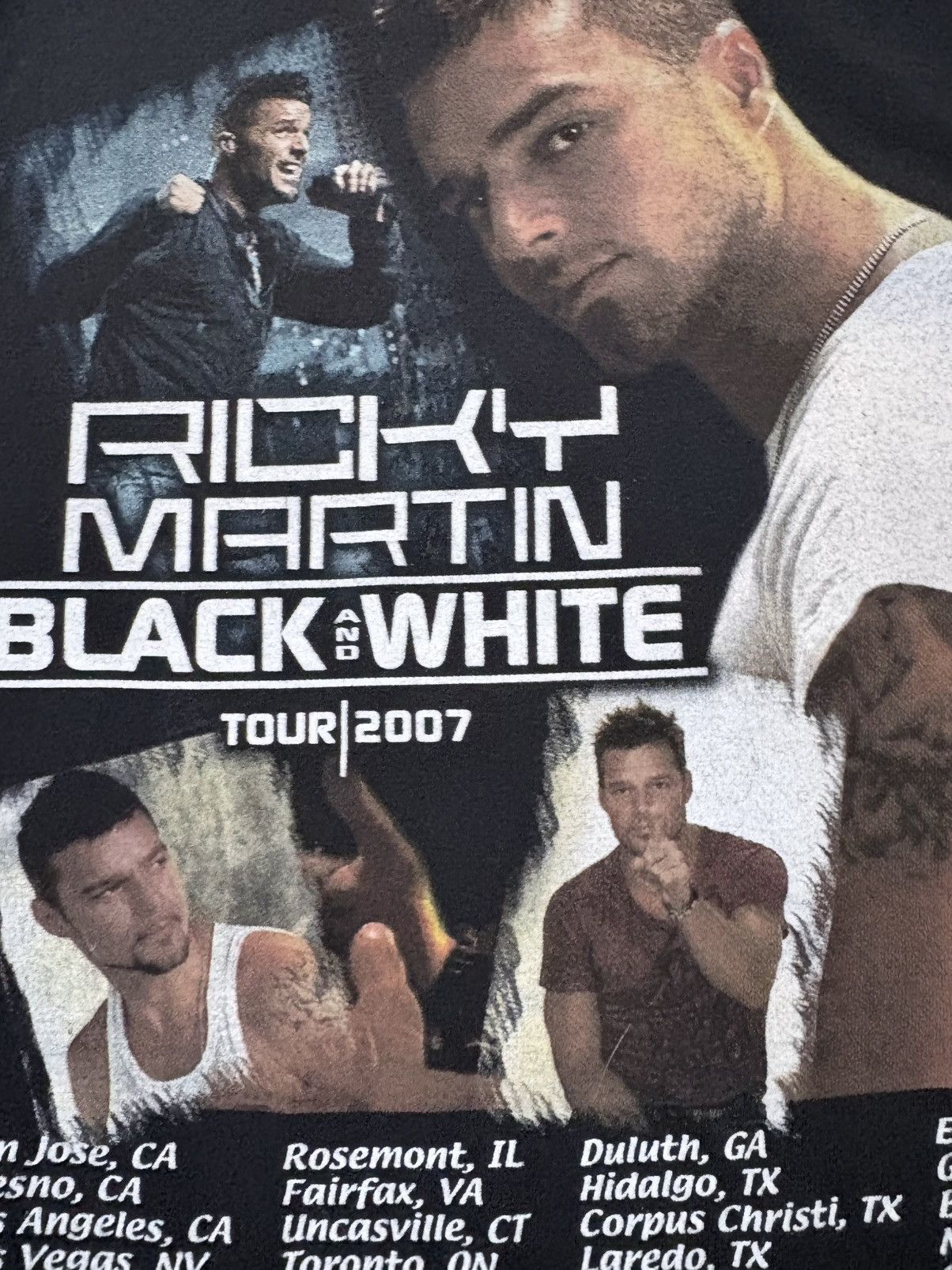 Band Tees 00’s Ricky Martin Vintage Tour Tee Size US L / EU 52-54 / 3 - 6 Thumbnail