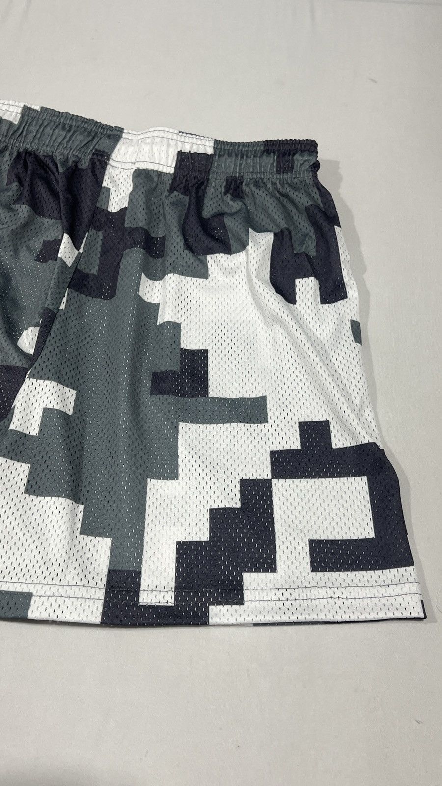 Eric Emanuel Eric Emanuel Digi Camo Mesh Shorts Size US 36 / EU 52 - 12 Thumbnail