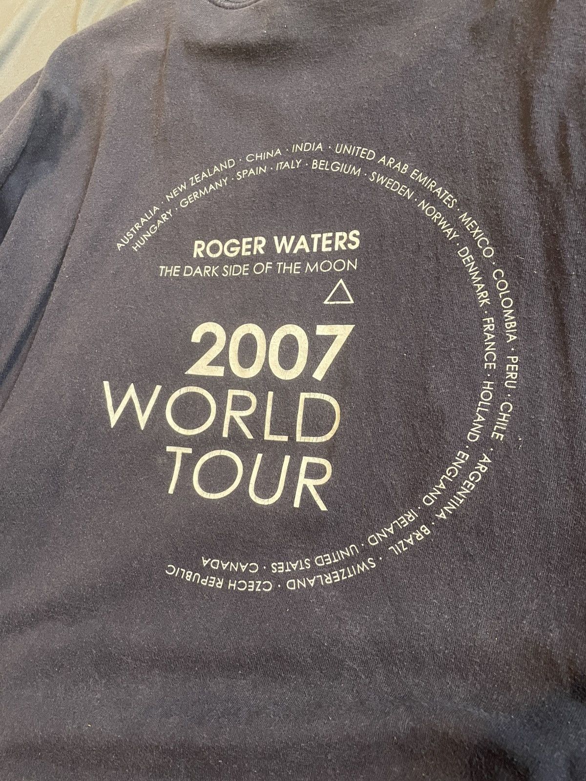 Pink Floyd × Vintage 2007 Anvil Pink Floyd Dark Side Roger Waters Navy Tour Tee Size US XL / EU 56 / 4 - 5 Thumbnail