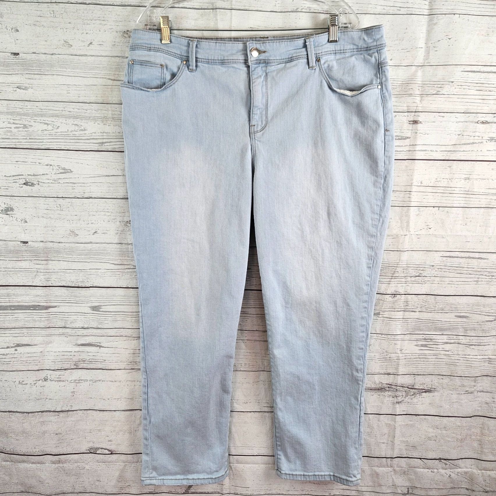 Vintage Chicos Womens Perfect Stretch Crop Jeans Sz 16 Blue Light Wash High Rise Size 38" / US 16 / IT 52 - 2 Thumbnail