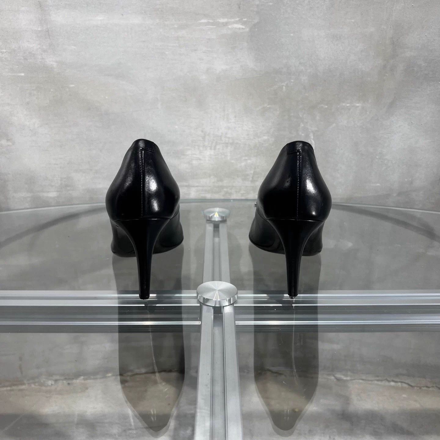 Roger Vivier RV Trompette Patent Leather Square Toe Black 37.5 Size US 6.5 / IT 36.5 - 6 Thumbnail