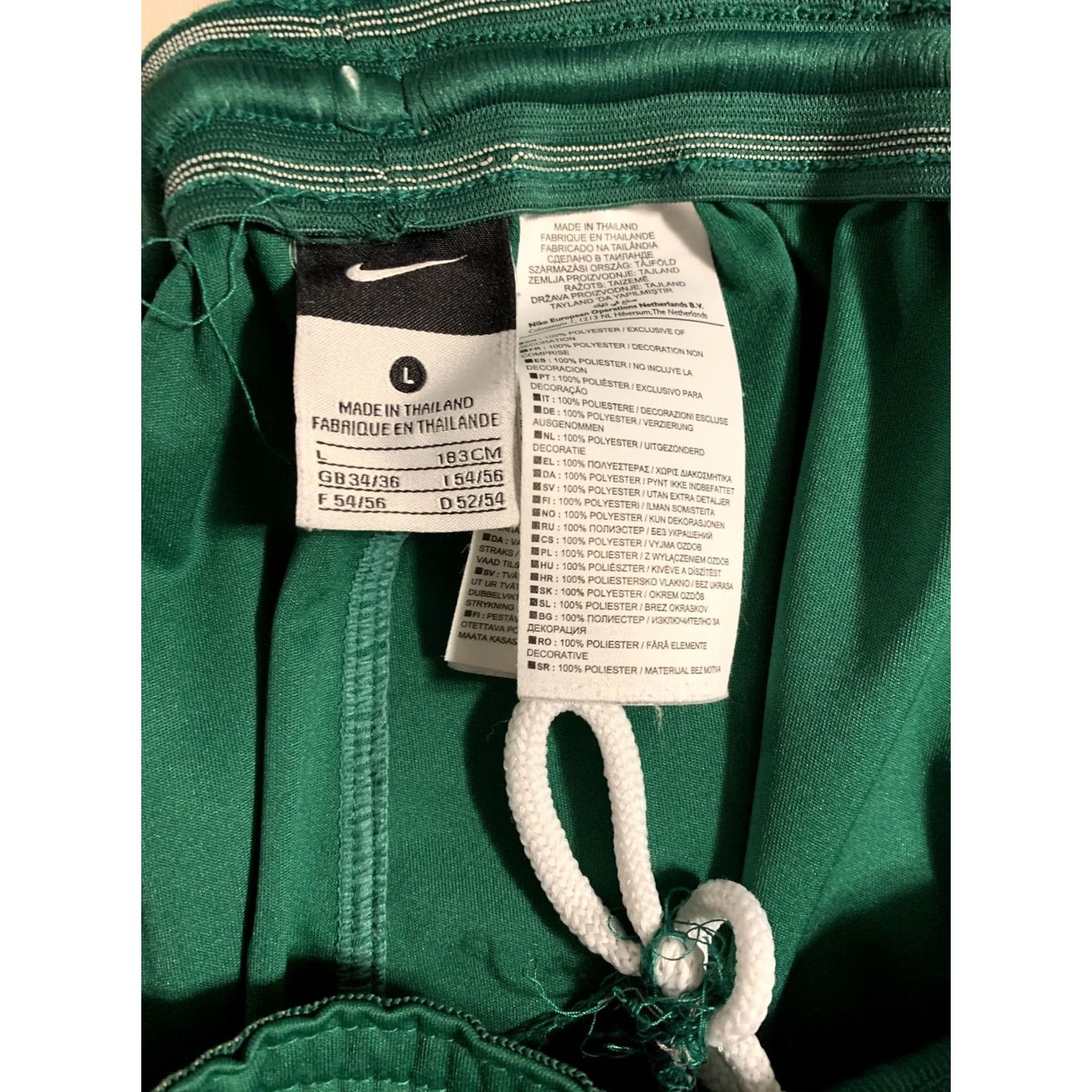 Nike VINTAGE Nike Mens SZ L Green Basketball Shorts Nike 2189 Mens Regular L Green Basketball Shorts Size US 33 - 6 Thumbnail