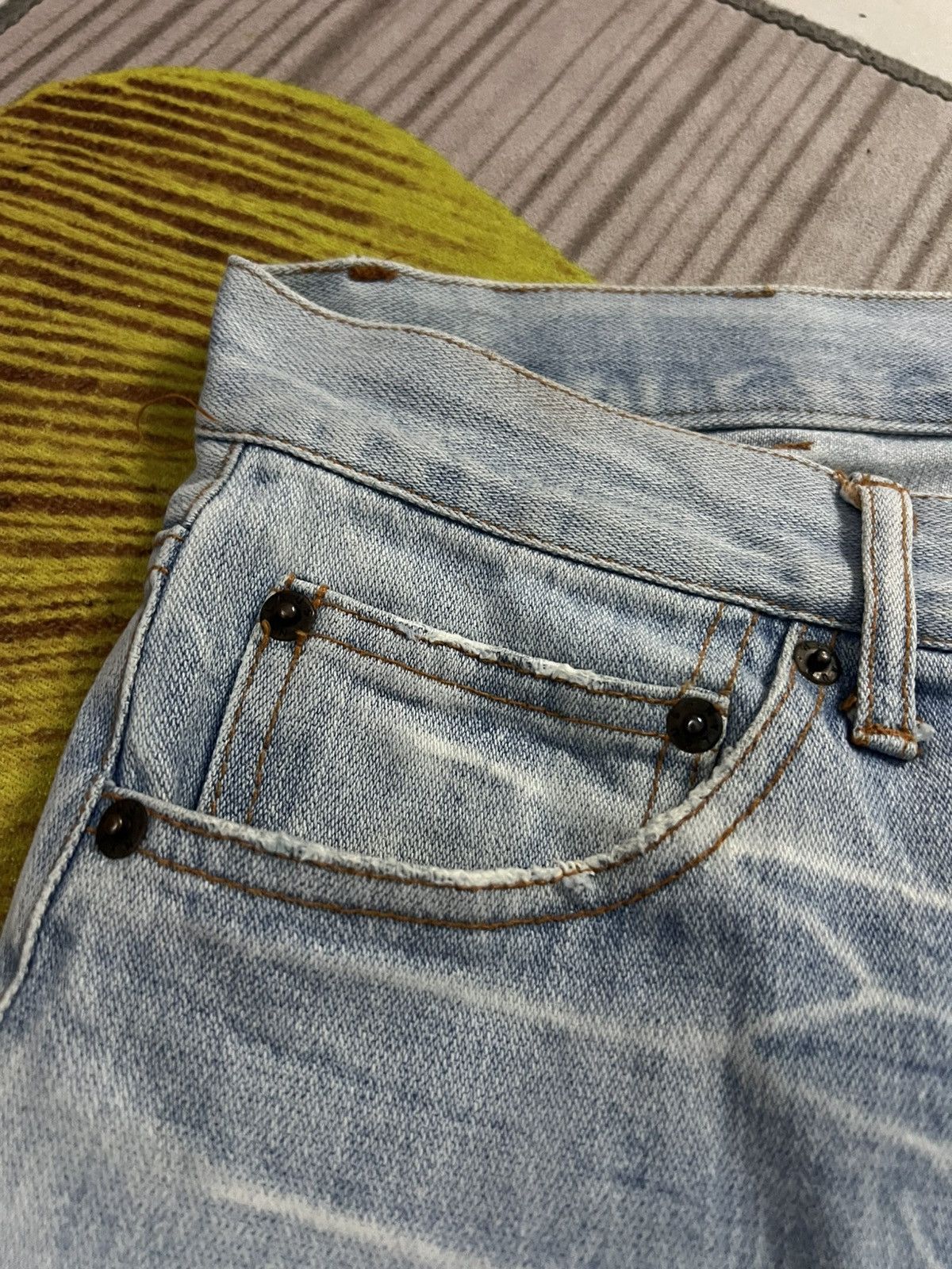 If Six Was Nine 💥Nylaus Distress Faded Jean Size US 33 - 13 Thumbnail