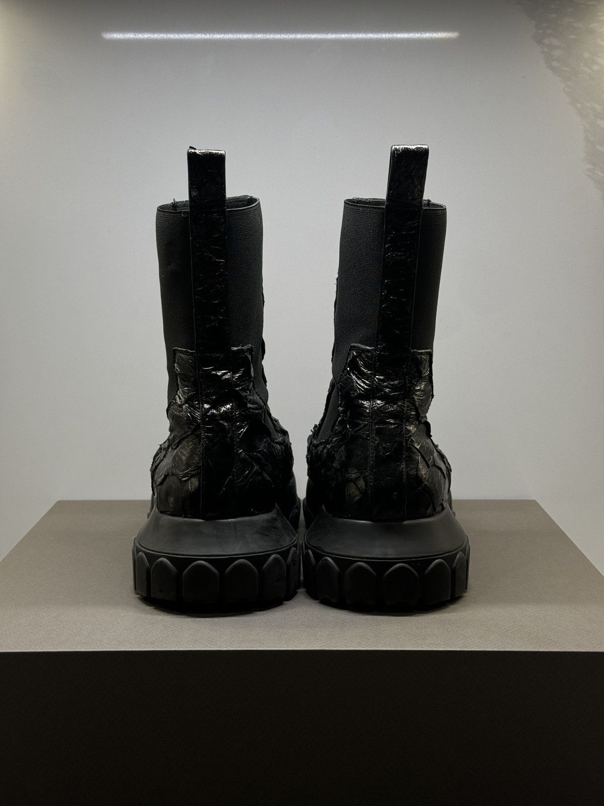 Rick Owens RICK OWENS PIRARUCU SKIN BOZO BEATLE TRACTOR BOOTS Size US 8 / EU 41 - 5 Thumbnail