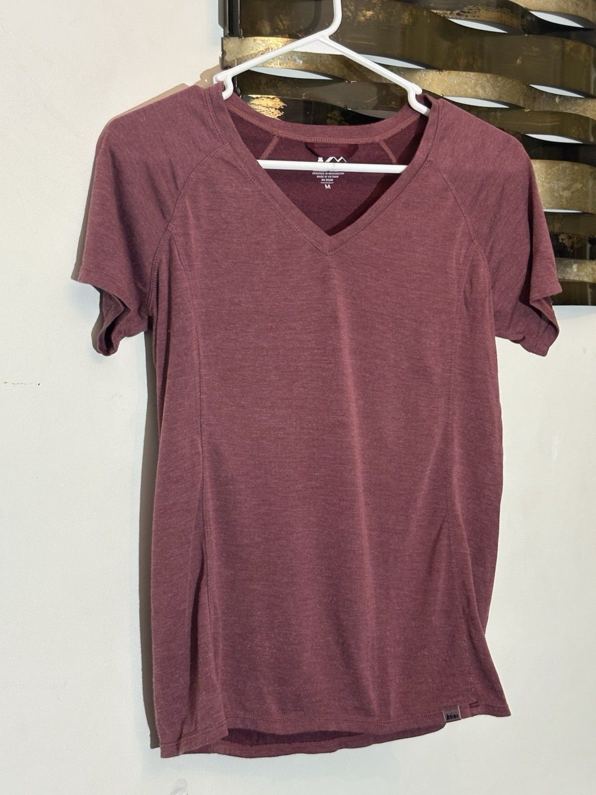 Rei REI Medium V-neck Athletic Performance Hiking Outdoors Size M / US 6-8 / IT 42-44 - 1 Thumbnail