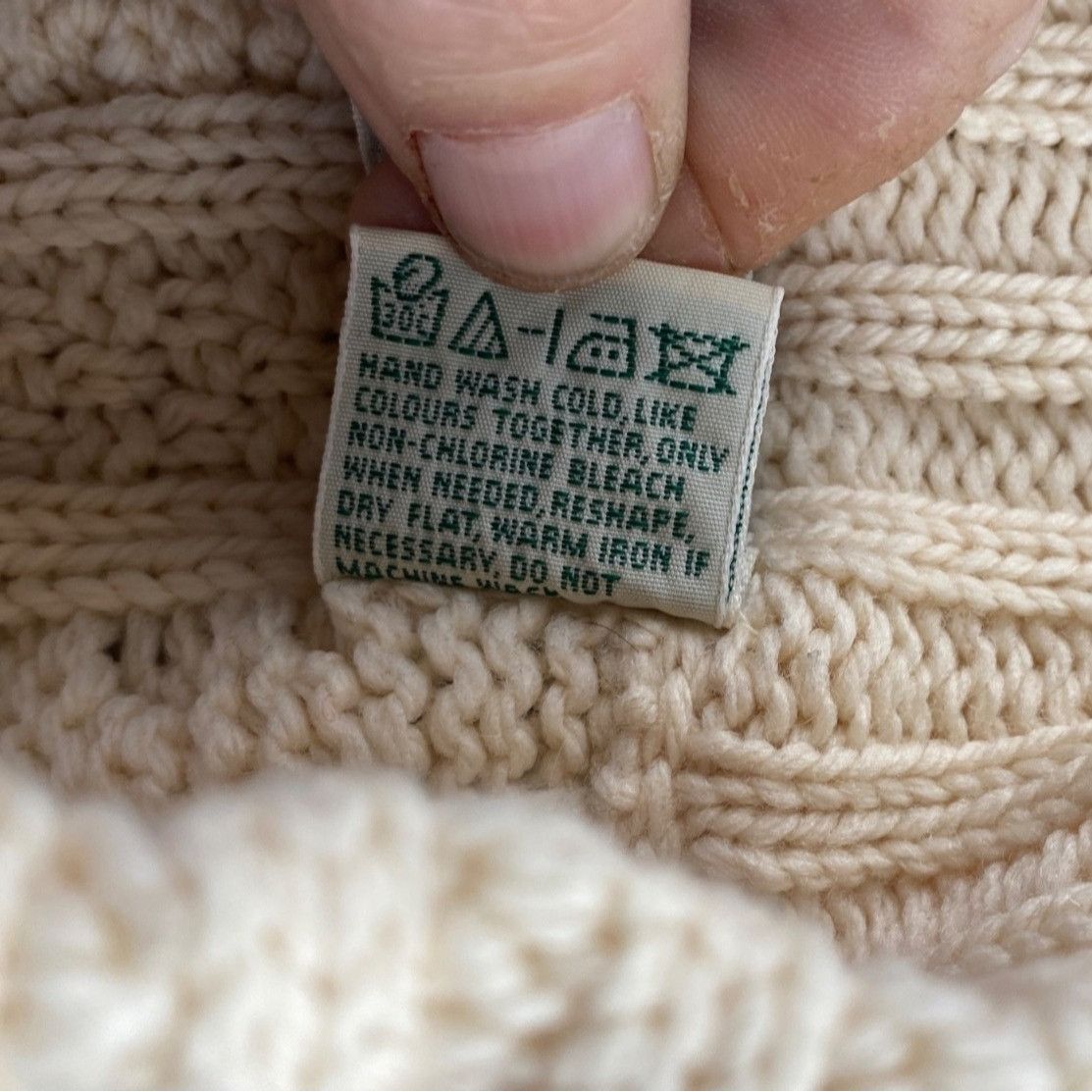 Aran Crafts Aran Crafts Women's Cardigan Sweater Medium Cream Cable Knit Size M / US 6-8 / IT 42-44 - 14 Thumbnail