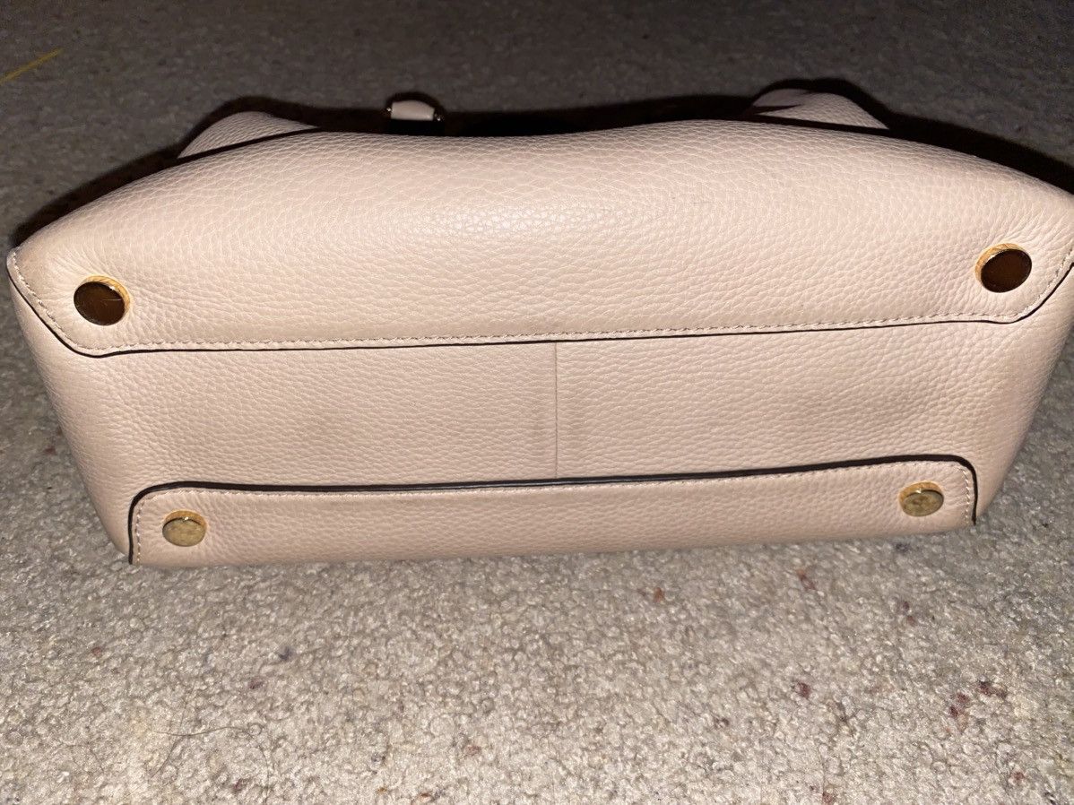 Michael Kors Michael Kors Blush Pink Purse With Gold Hardware Size ONE SIZE - 2 Thumbnail
