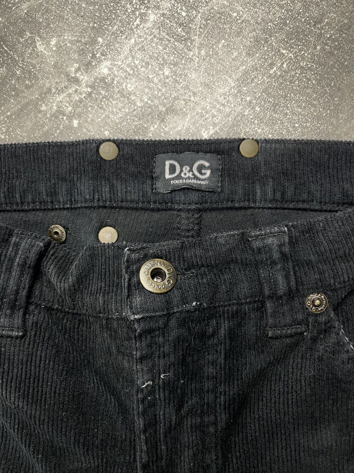 Dolce & Gabbana × Vintage Dolce & Gabbana Navy Blue Corduroy Logo Flared Pants Size 28" / US 6 / IT 42 - 11 Thumbnail
