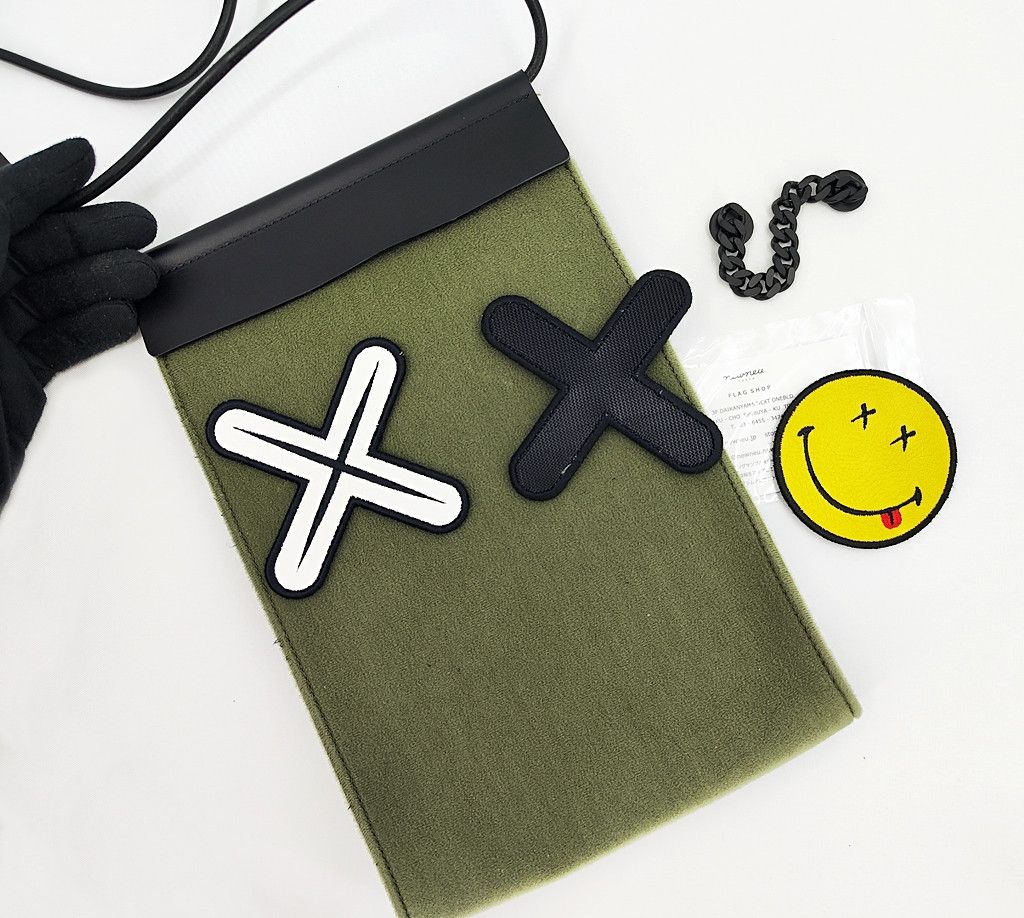 Japanese Brand NEWNEU sling bag JAPAN brand army green based with patches Size ONE SIZE - 3 Thumbnail