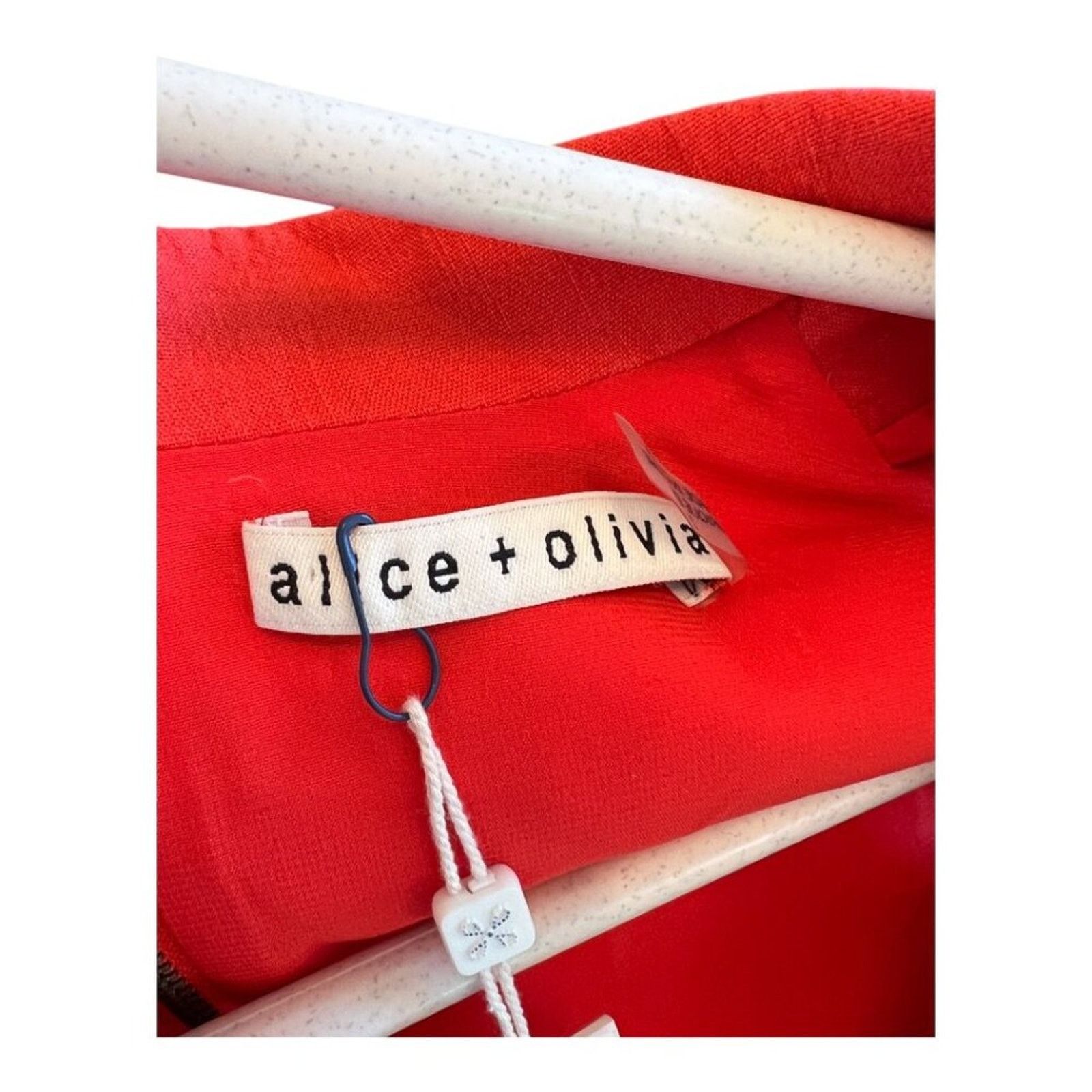 Alice + Olivia ALICE + OLIVIA Meritt Pleated Linen Romper Size 26" / US 2 / IT 38 - 8 Thumbnail