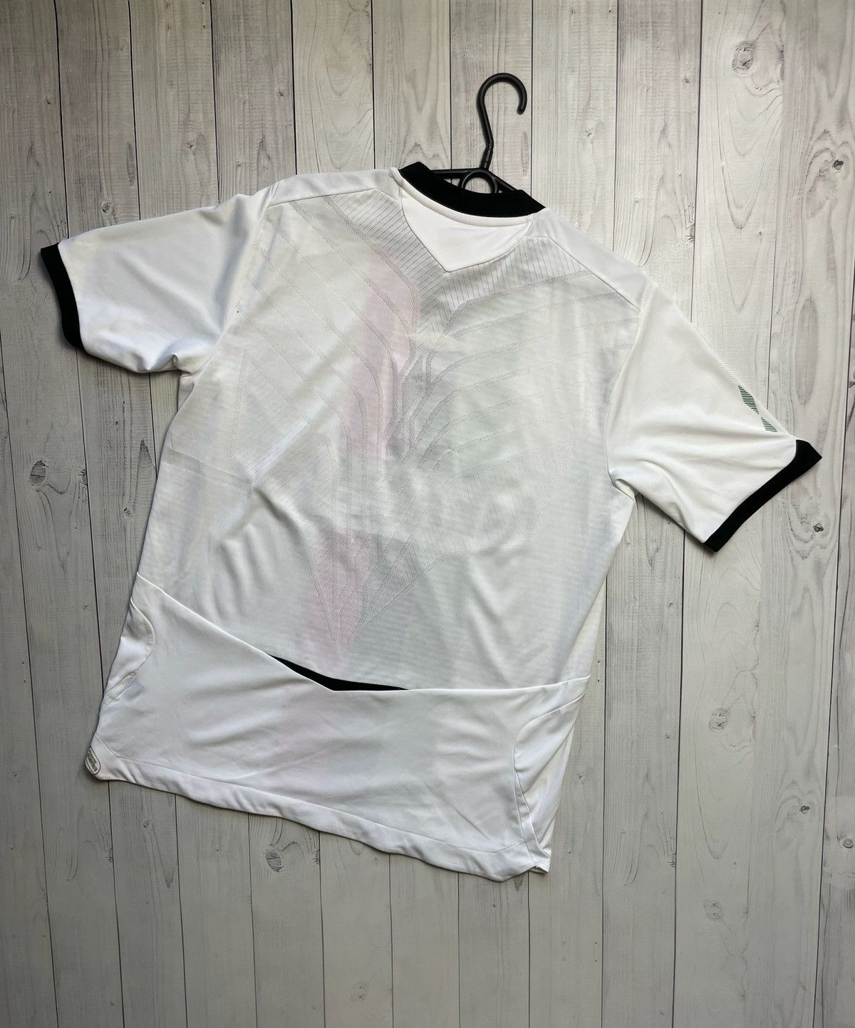 Vintage Vintage Umbro Soccer Jersey Glentoran rare size L away Size US L / EU 52-54 / 3 - 4 Thumbnail