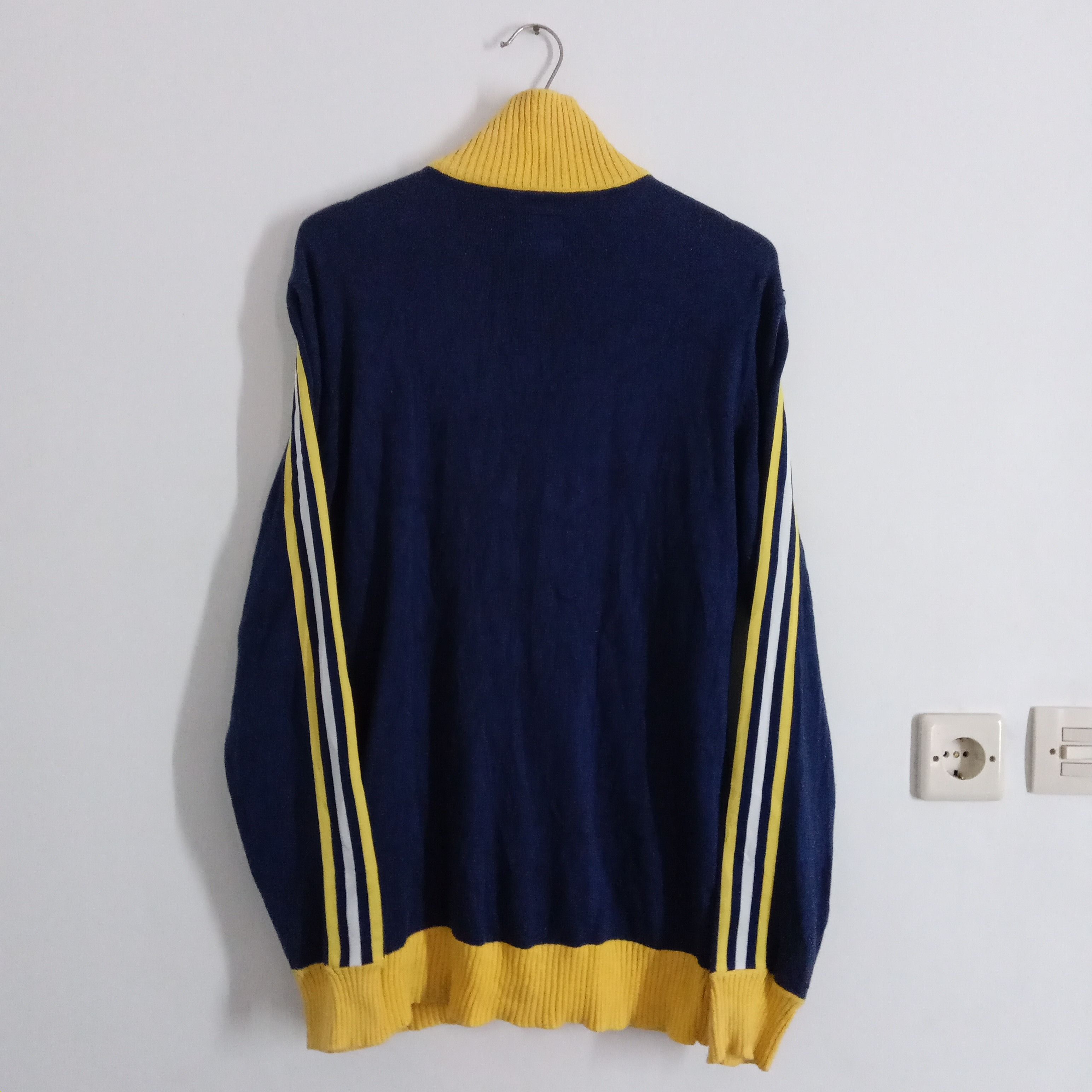 Adidas Vintage Adidas 3 stripe knitwear sport Size US S / EU 44-46 / 1 - 3 Thumbnail