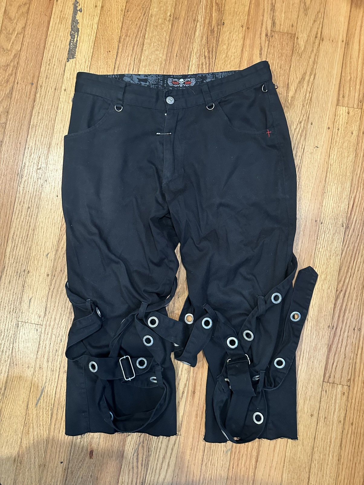 Tornado Mart Mad punks black capris Size US 32 / EU 48 - 1 Thumbnail