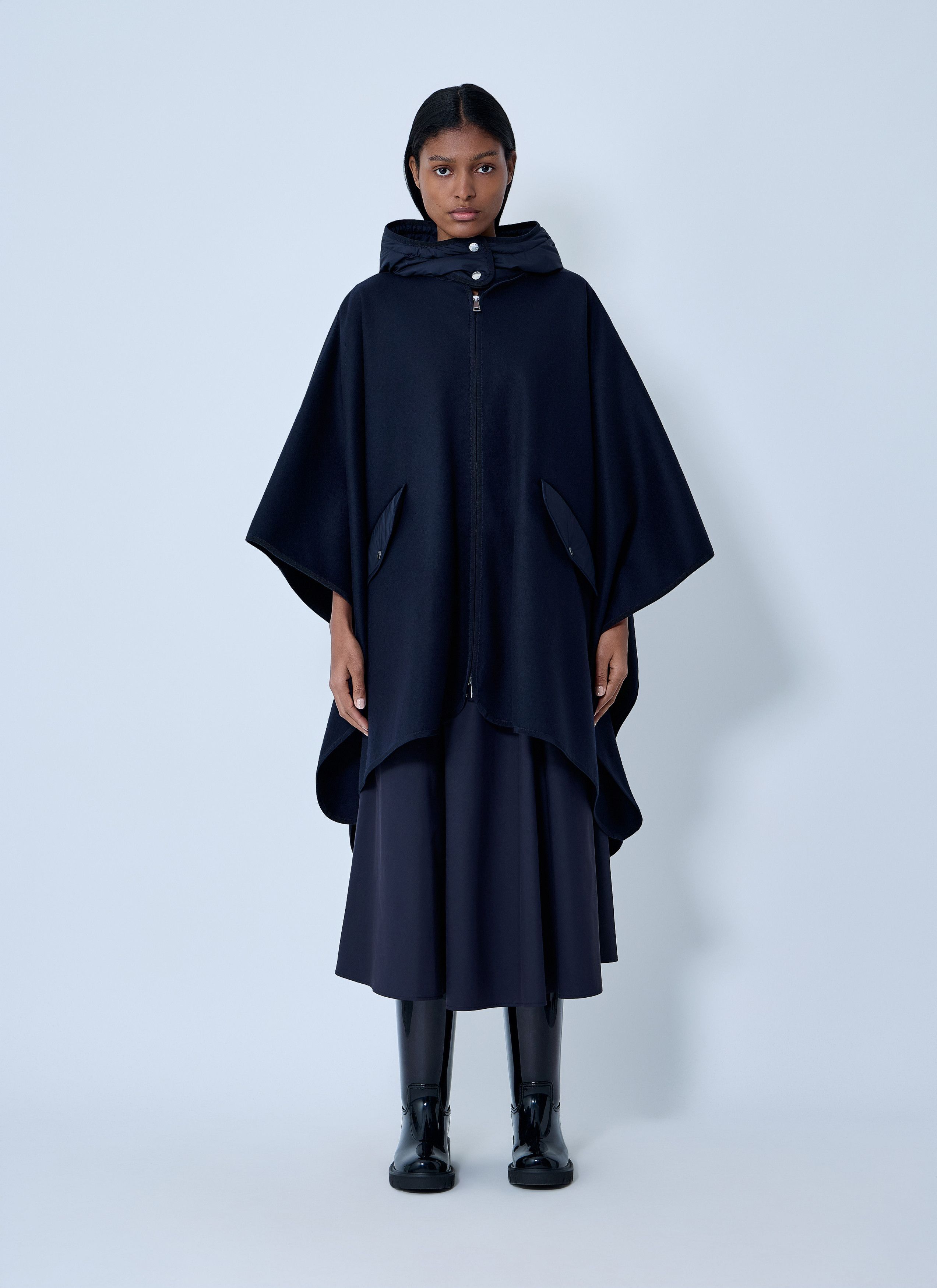 Moncler Hooded Cape Size M / US 6-8 / IT 42-44 - 1 Thumbnail
