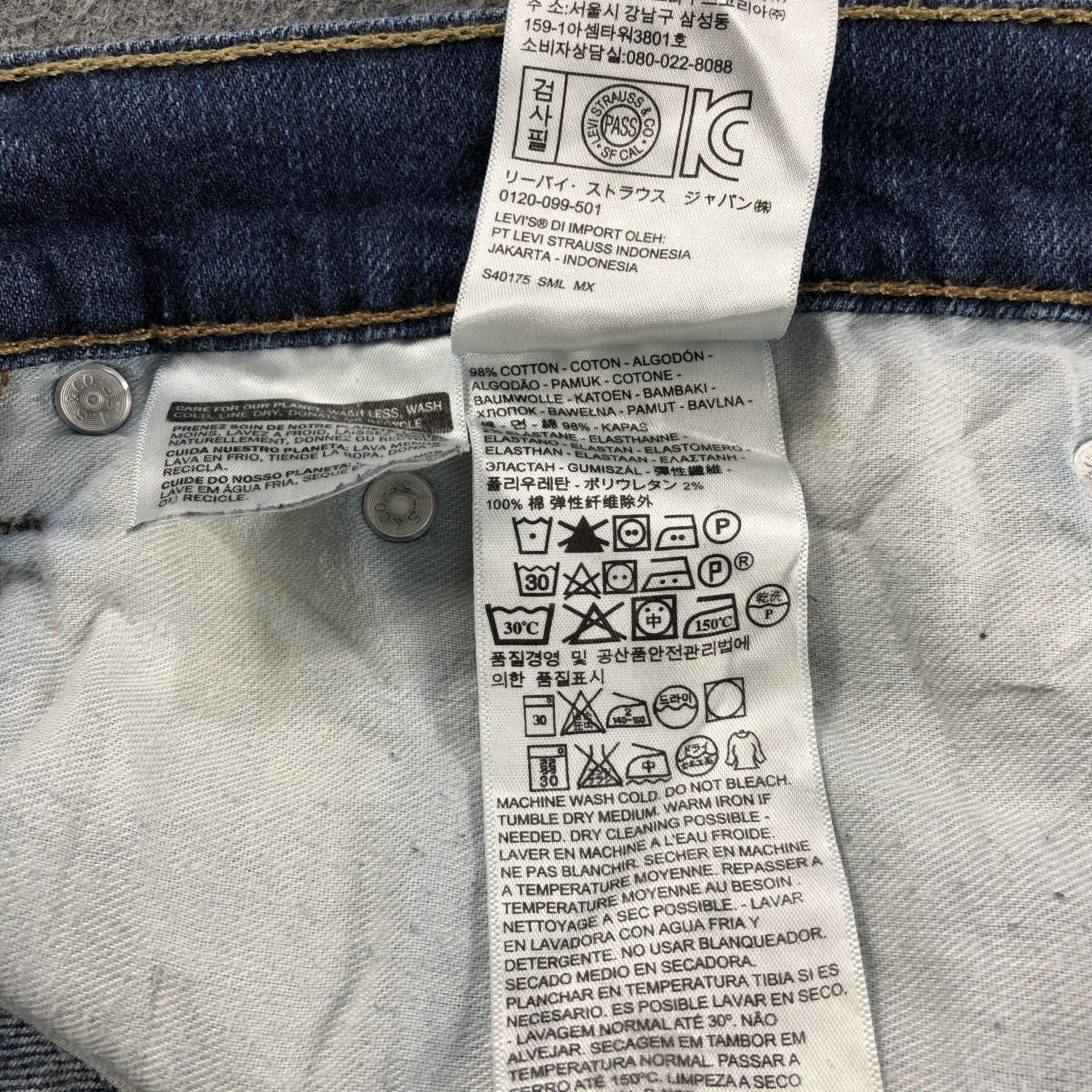 Levi's Vintage Blue Wash Levis 514 Jeans-J2192 Size US 37 - 15 Thumbnail