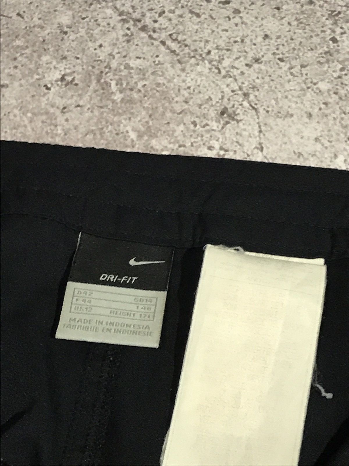 Nike × Vintage Vintage Y2K Nike Track Pants Embroiled Swoosh Black Size 34" / US 12 / IT 48 - 6 Thumbnail