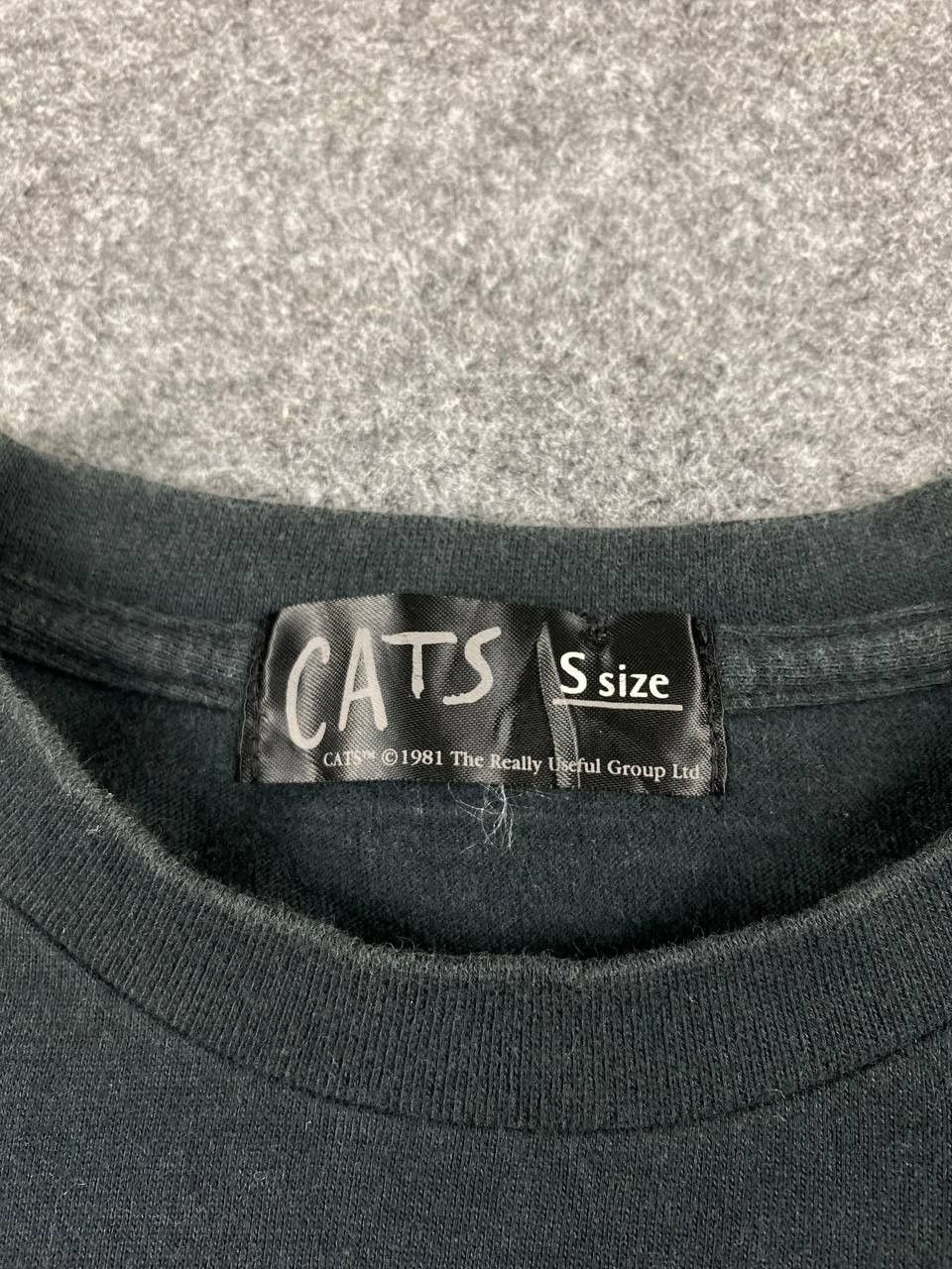 Vintage vintage cats movie tee nice design Size US S / EU 44-46 / 1 - 4 Thumbnail