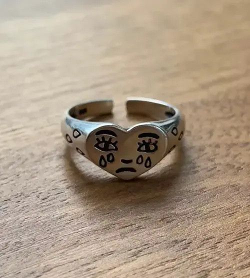 VIBE Silver Ring Crying Heart Retro Hip Hop Style y2k Size ONE SIZE - 1 Thumbnail