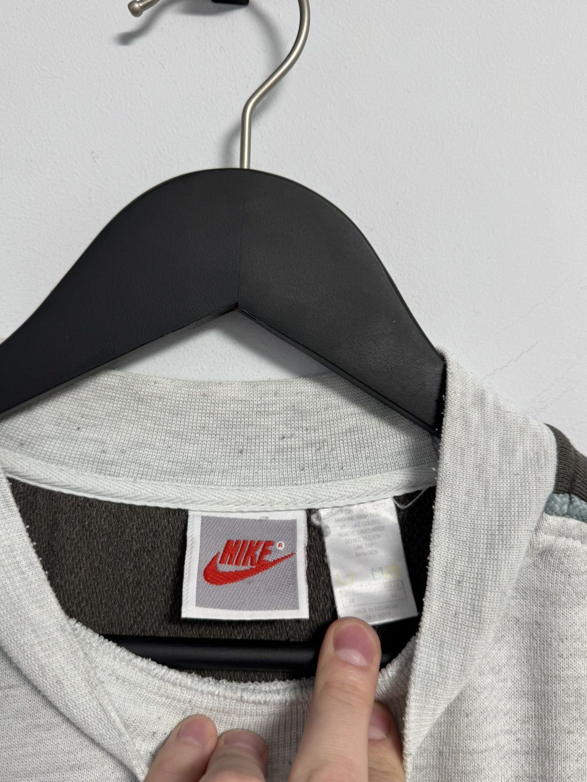 Nike Vintage Nike Sweatshirt Y2K Logo Pullover 90s Style Size US M / EU 48-50 / 2 - 12 Thumbnail