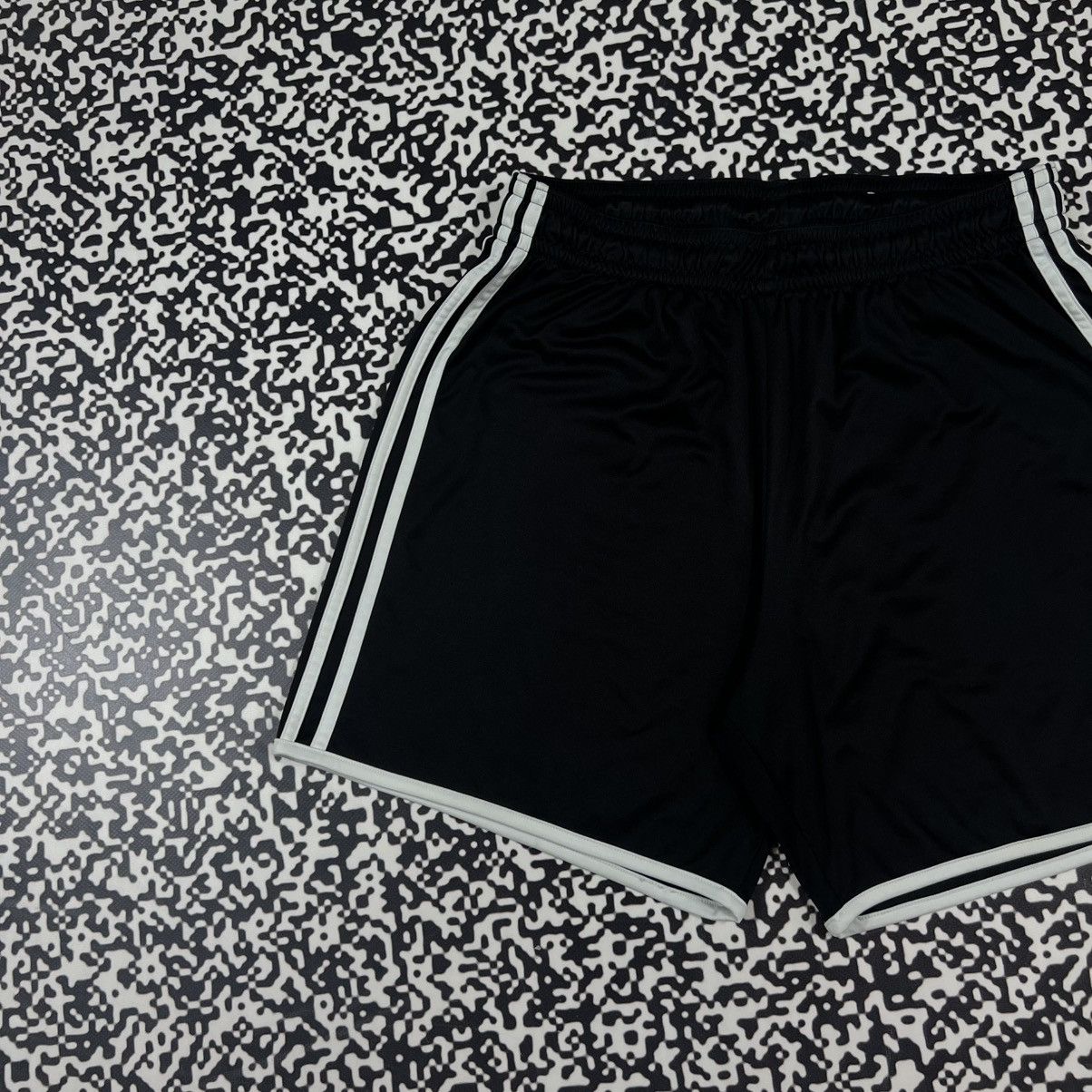 Adidas Vintage Y2K Adidas Striped Retro Sport Style Casual Shorts Size US 36 / EU 52 - 2 Thumbnail