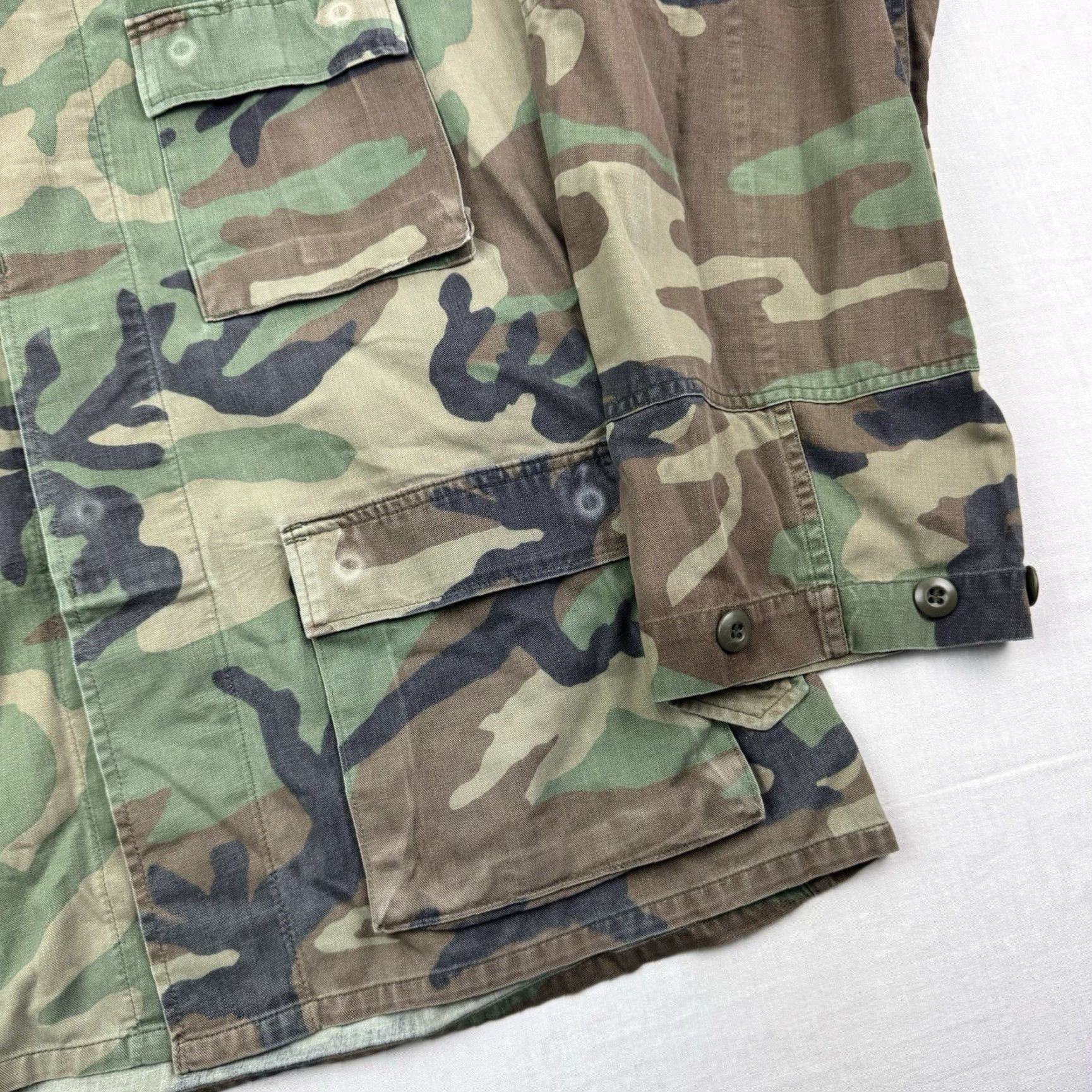 Vintage Vintage Army Button Up Shirt Adult Large Green Camouflage Military Grunge 90s Size US L / EU 52-54 / 3 - 4 Thumbnail
