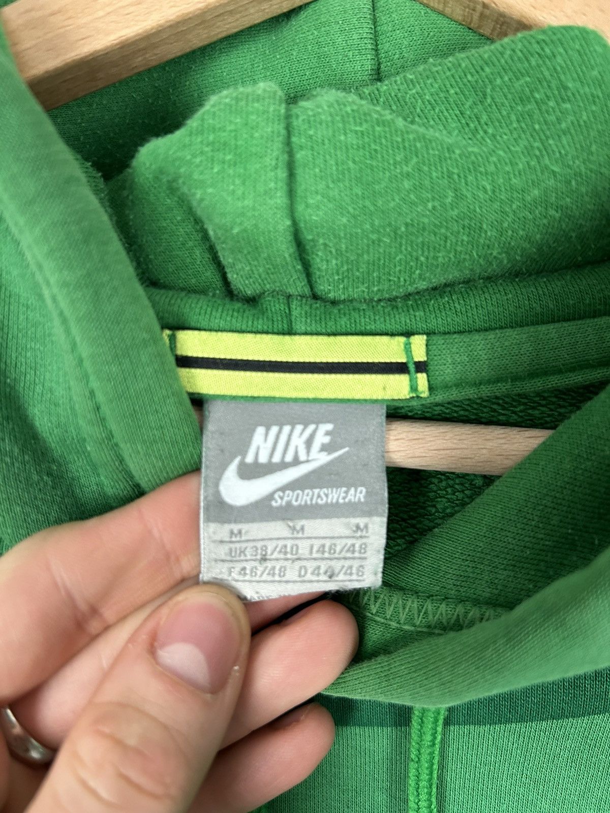 Nike Vintage Nike Celtic Glasgow Hoodie Swoosh Soccer Football Size US M / EU 48-50 / 2 - 6 Thumbnail