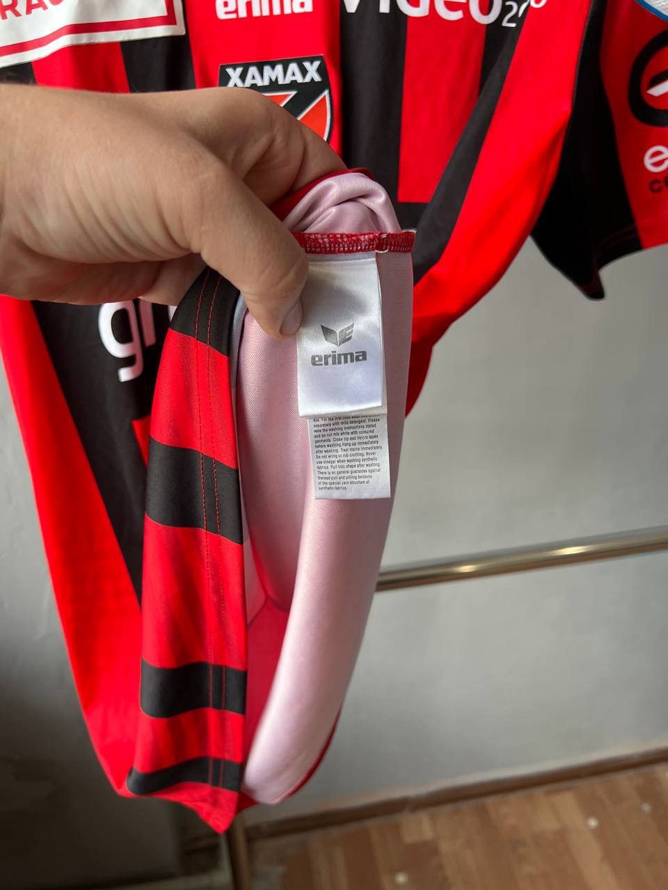 Erima 2016/17 NEUCHATEL XAMAX HOME SOCCER JERSEY FOOTBALL SHIRT L Size US L / EU 52-54 / 3 - 9 Thumbnail