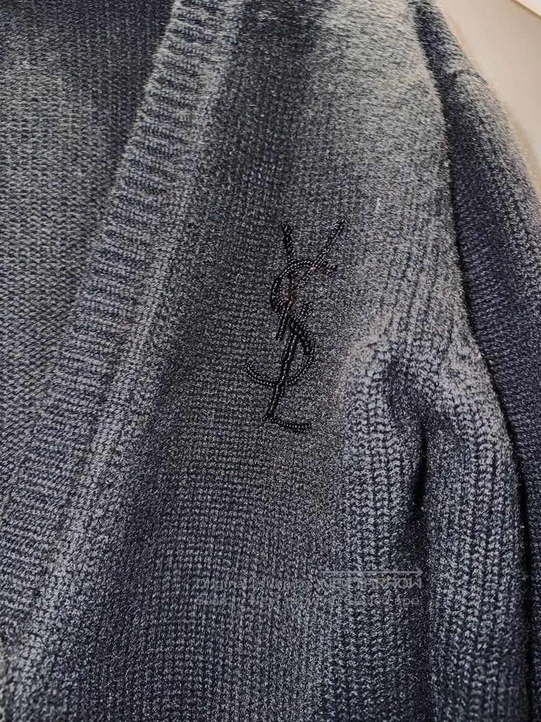 Saint Laurent Paris Saint Laurent Paris Cashmere Logo Scale Cardigan i Size US S / EU 44-46 / 1 - 2 Thumbnail