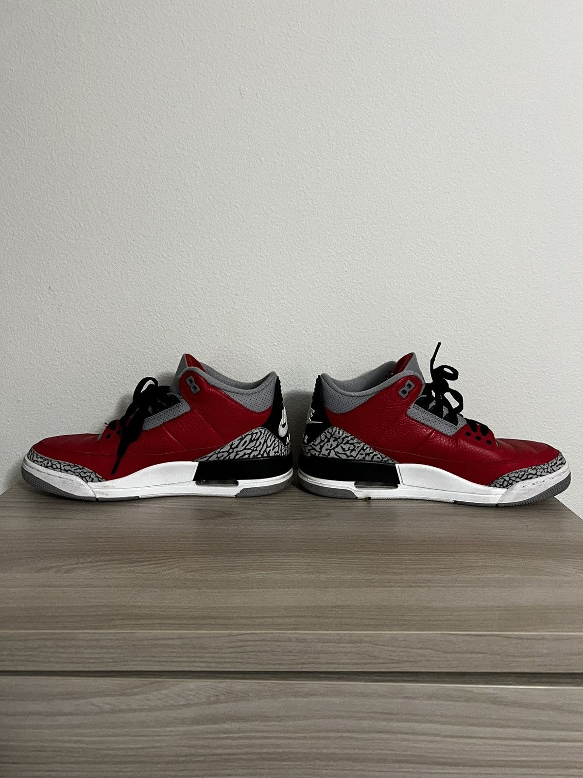 Jordan Brand Jordan 3 Cement Reds Size US 9 / EU 42 - 2 Thumbnail