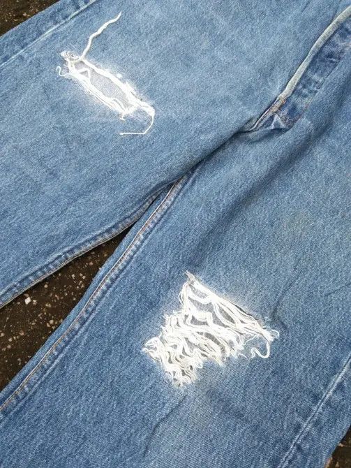 Levi's 90s Vintage Levis 501 Made In USA Distressed Jeans 34x30 Size US 34 / EU 50 - 5 Thumbnail