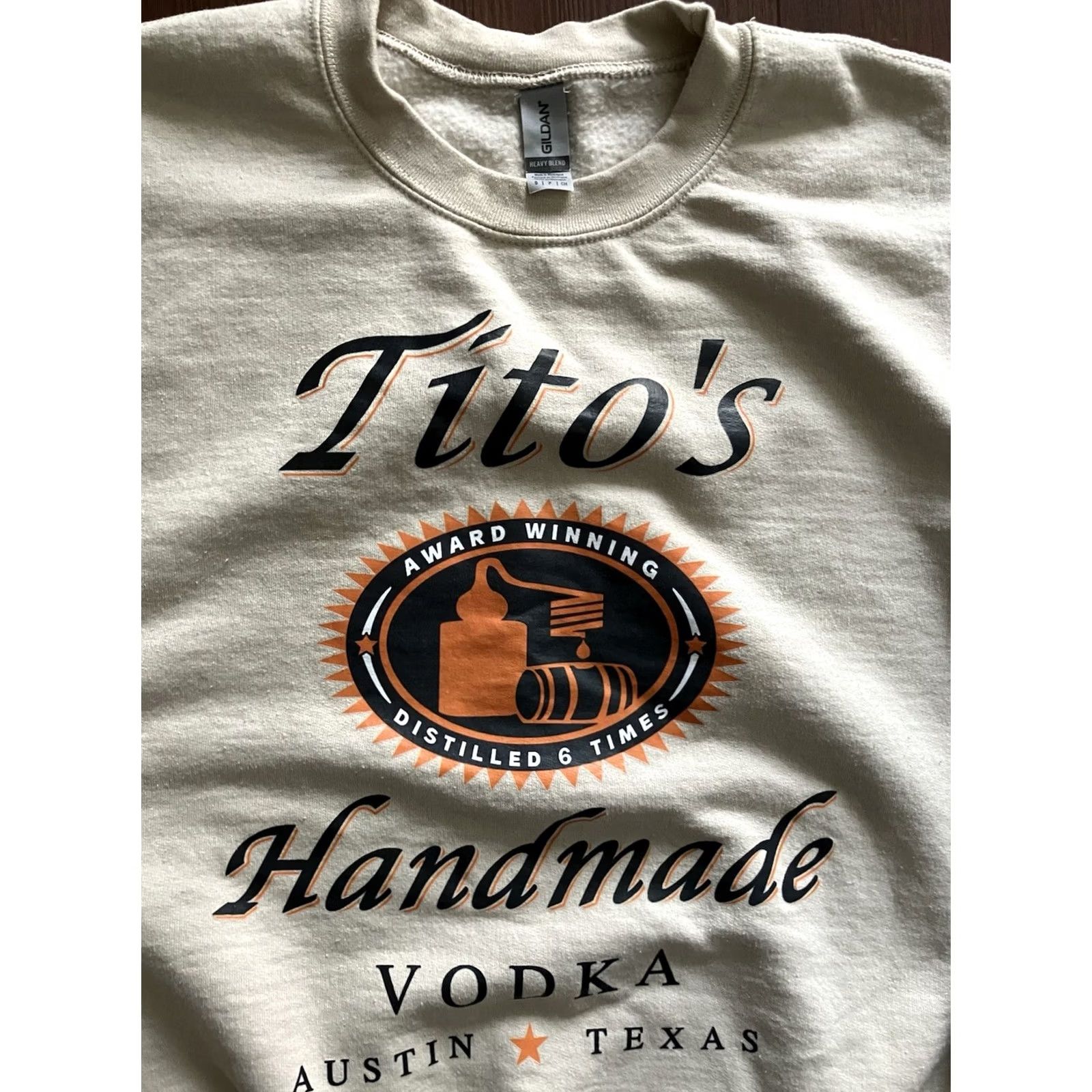 Gildan Gildan Sweater Beige Tito’s Graphic Design Size Small Women’s Size S / US 4 / IT 40 - 2 Thumbnail