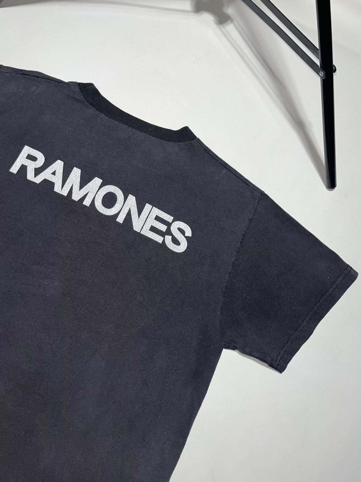 Band Tees 90s RAMONES Wanted perfectly thrashed tee Size US L / EU 52-54 / 3 - 15 Thumbnail