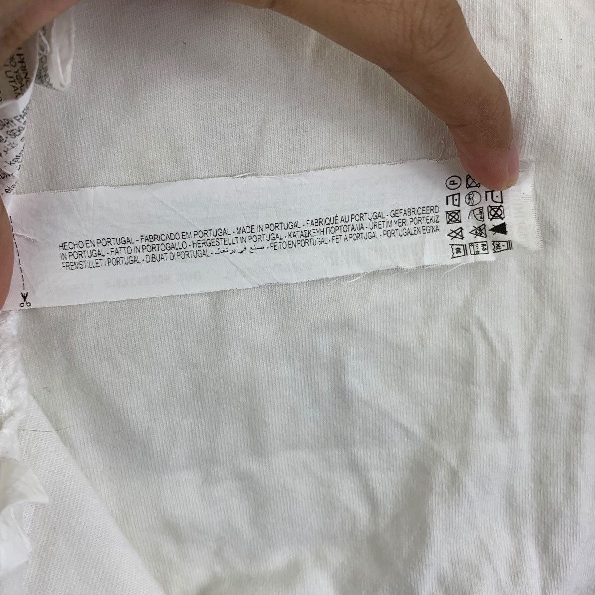 Zara ZARA PORTUGAL Girl Face Illustration Embossed Logo Tee Size L / US 10 / IT 46 - 8 Thumbnail