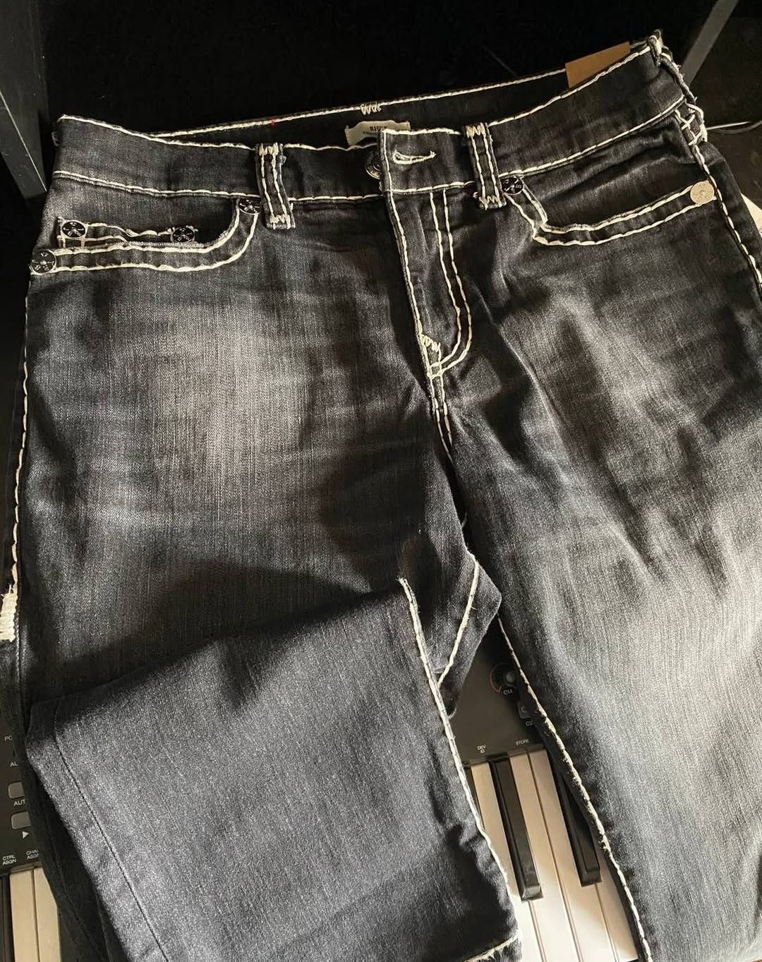 True Religion True Religion Ricky TR Embroidery Super T Straight Jean Size US 33 - 9 Thumbnail