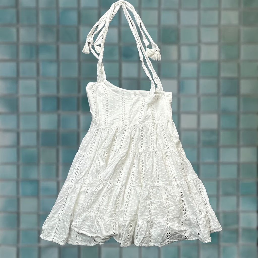 Vintage Mille Resort And Travel Dress Womens Medium White Mini Lined Halter Strap Eyelet Midi? Short Size M / US 6-8 / IT 42-44 - 1 Thumbnail