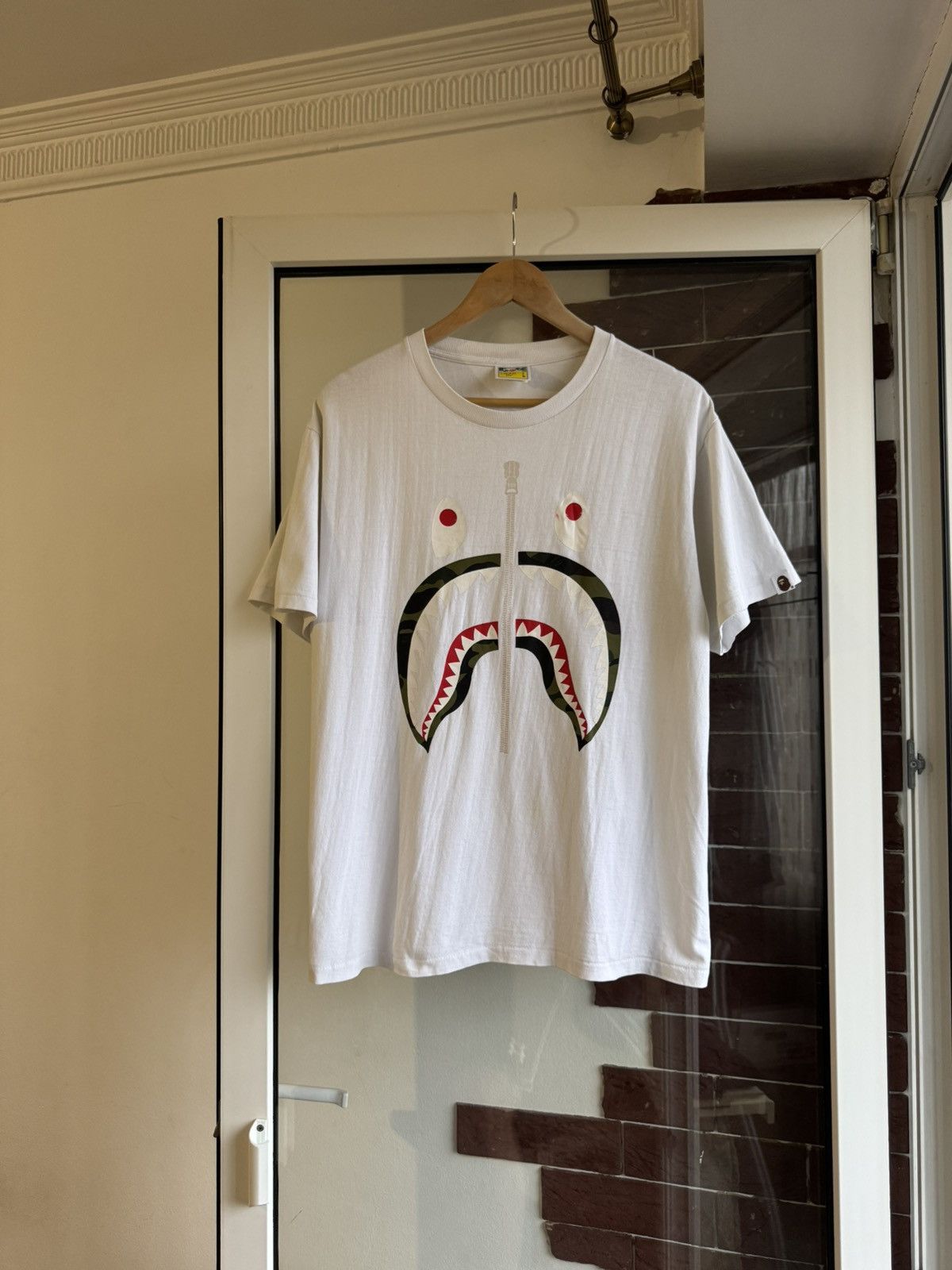 Bape Bape Shark logo tshirt Size US L / EU 52-54 / 3 - 2 Thumbnail