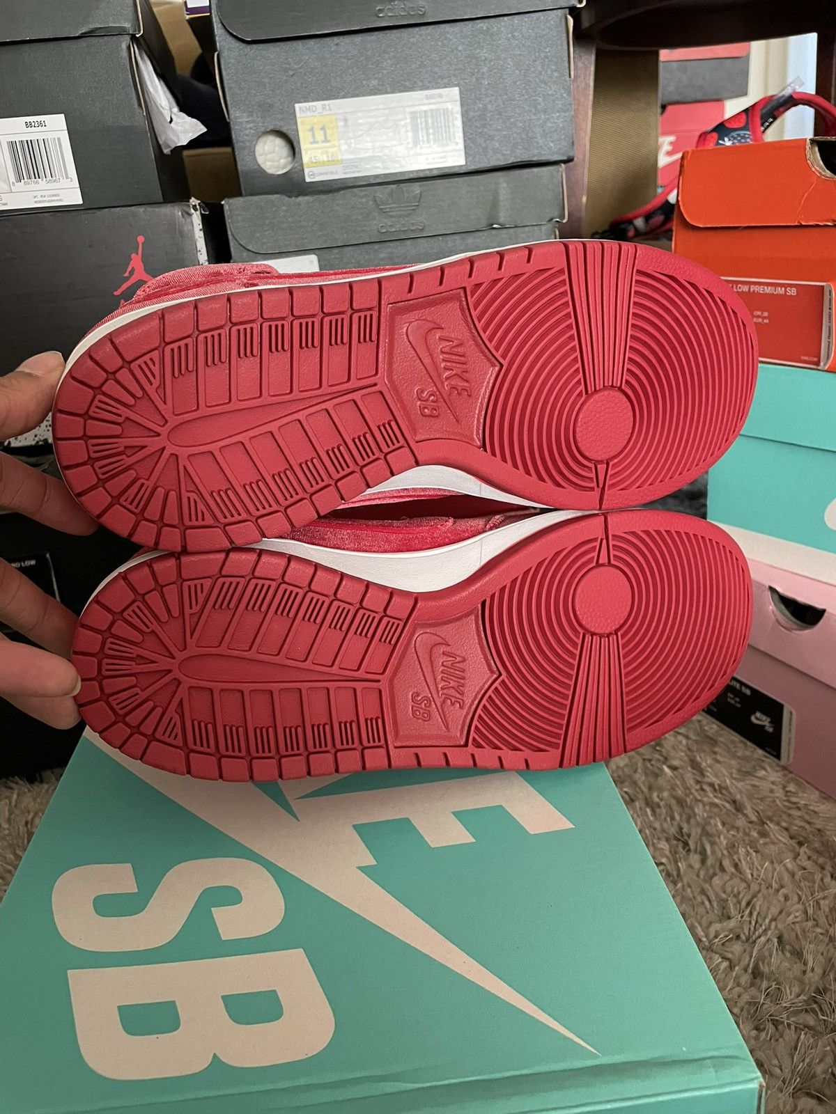 Nike SB Nike SB Dunk High PRM ‘Red Velvet’ Size US 10 / EU 43 - 7 Thumbnail