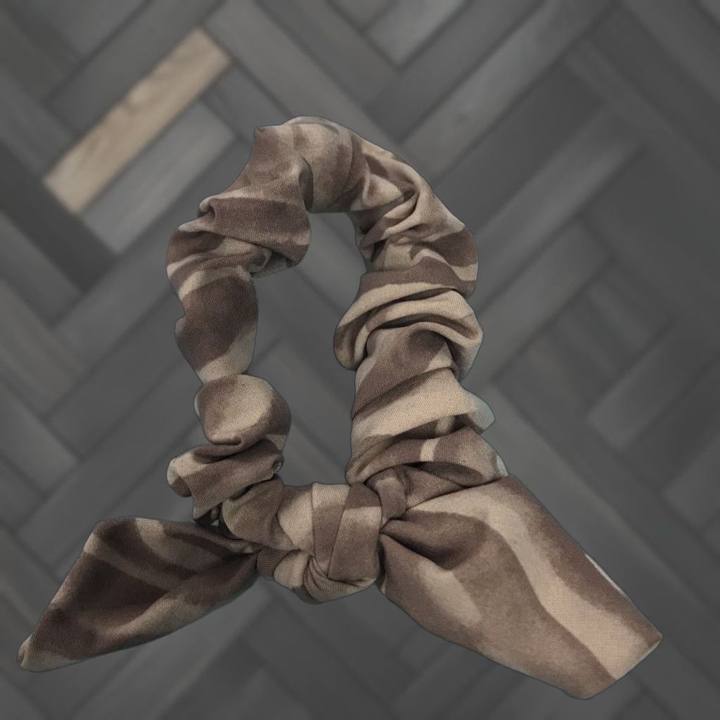 Lululemon Brand New With Tags Lululemon Scrunchie Women Tiger Brown Tan Size ONE SIZE - 1 Thumbnail