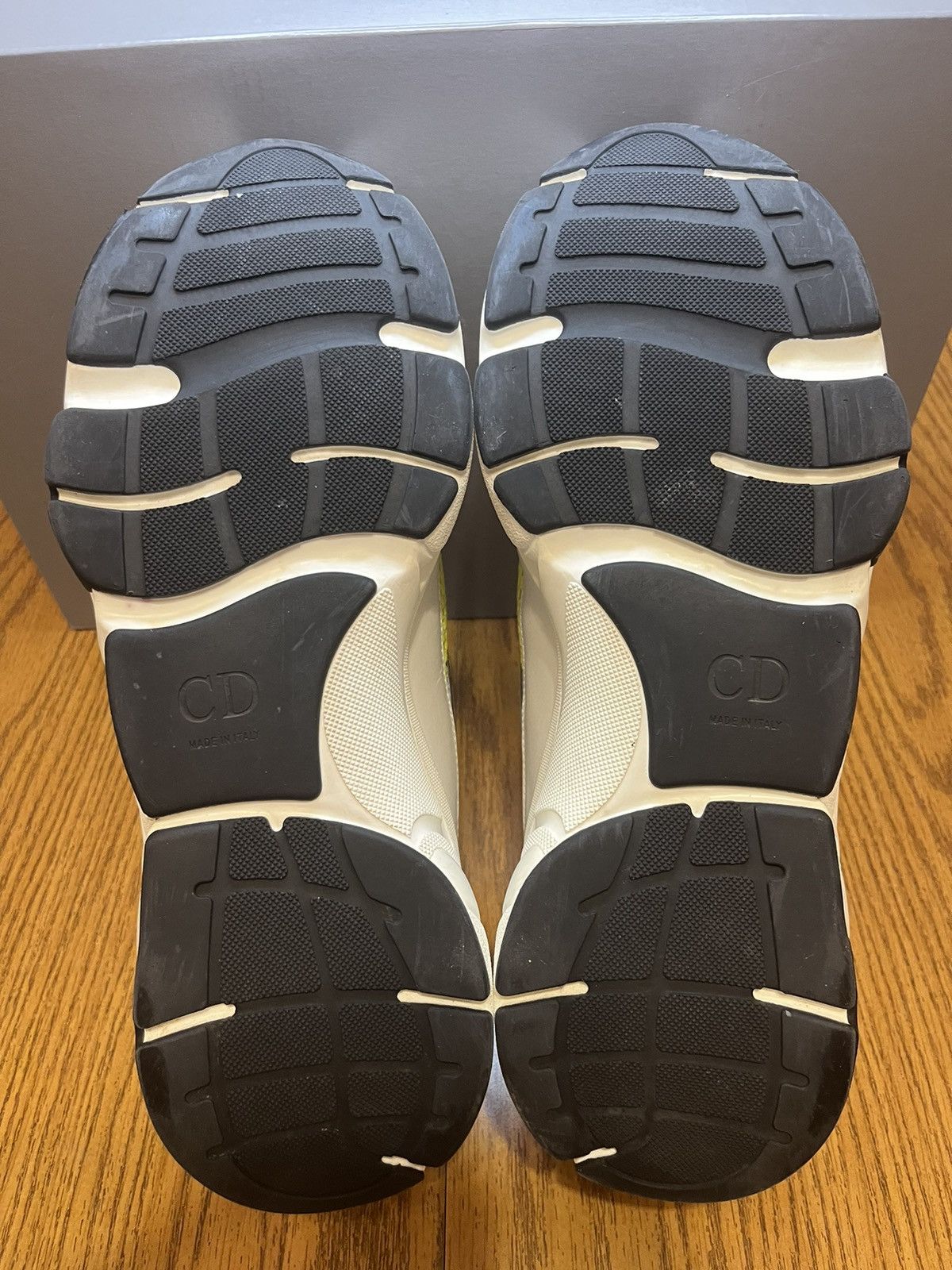 Dior Dior B22 Sneaker (Yellow/White) Size US 12 / EU 45 - 6 Thumbnail