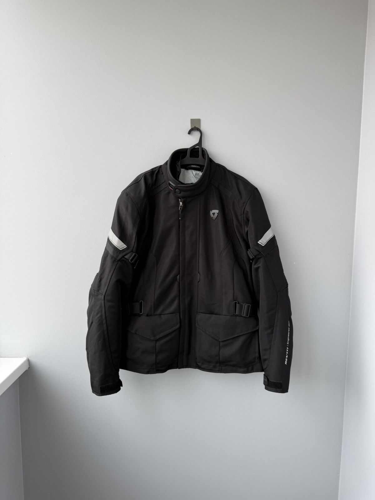 Dainese Revit Enginereed Skip Hydratex Moto Jacket Size US L / EU 52-54 / 3 - 1 Thumbnail