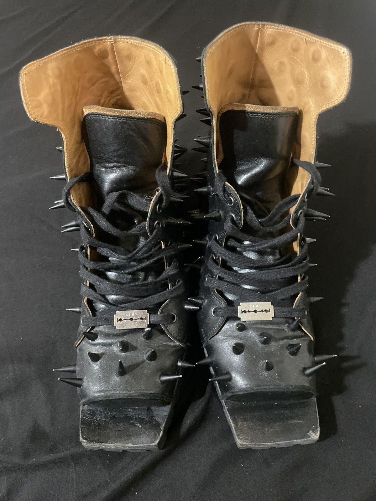 Other The Old Curiosity Shop Spiked Hogtoes Size US 9 / EU 42 - 1 Thumbnail
