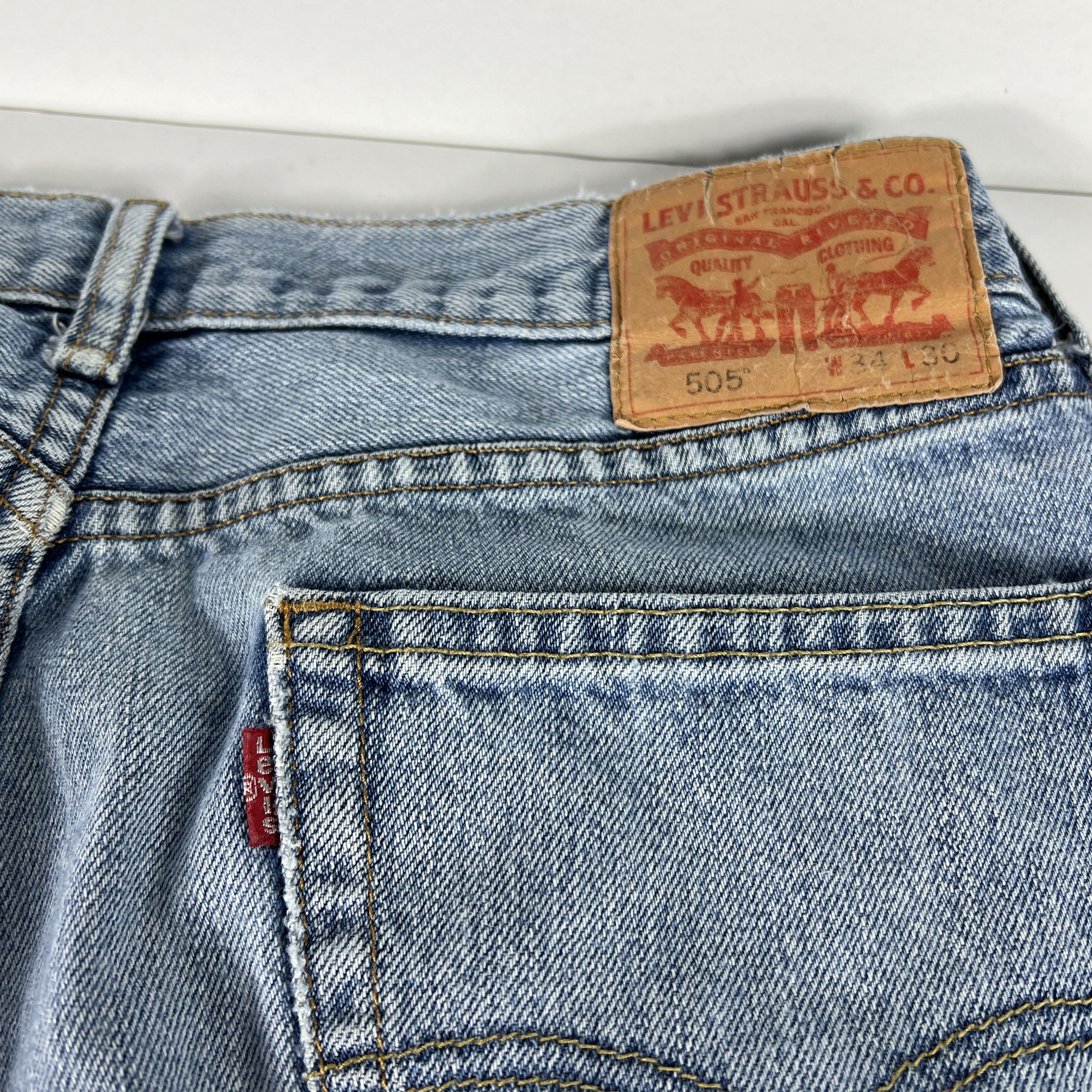 Levi's Levi's Jeans 505 Straight Blue Faded Whiskers Cotton Denim Size US 34 / EU 50 - 13 Thumbnail