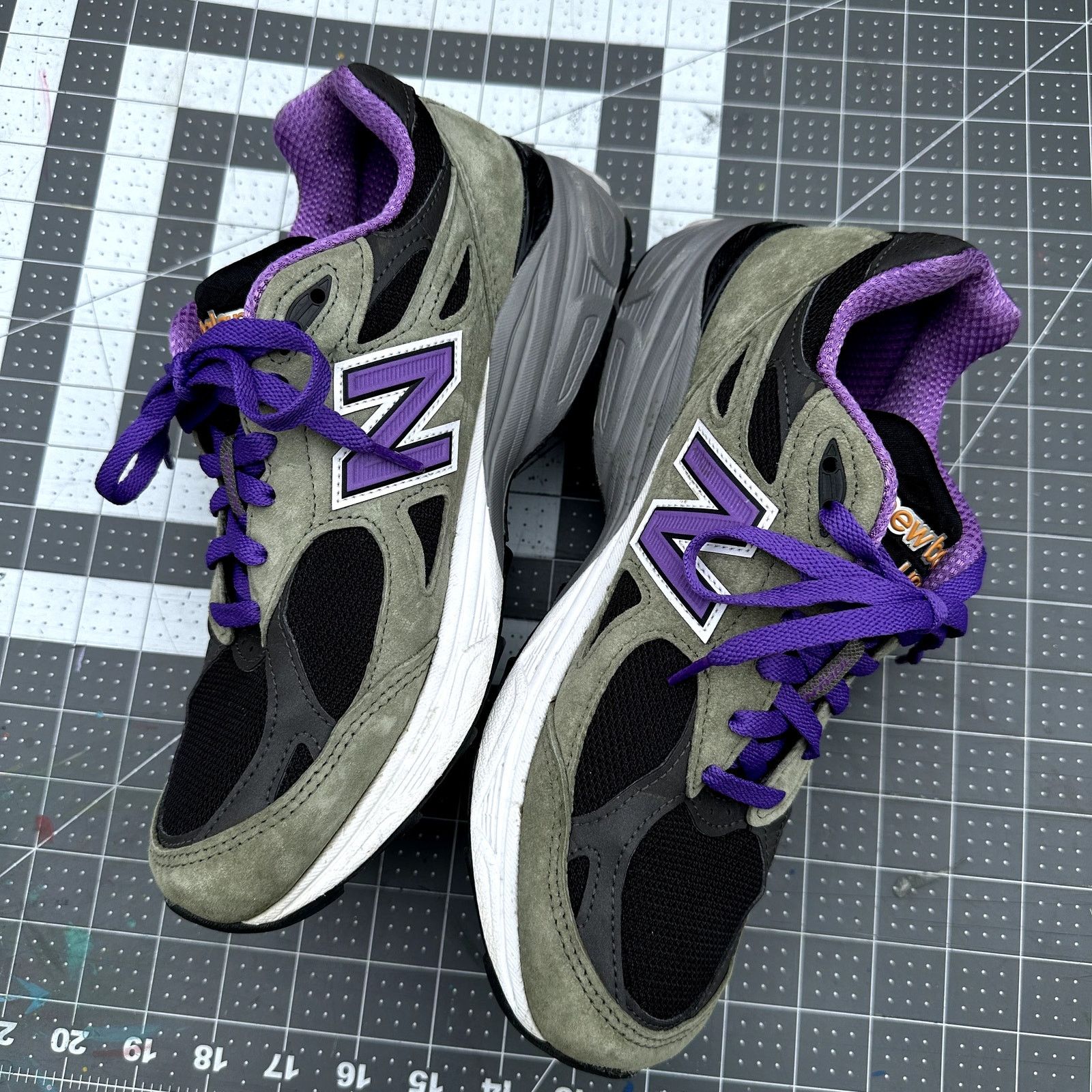 New Balance Teddy Santis x NB 990v3 'Olive Leaf' Size US 7.5 / EU 40-41 - 3 Thumbnail