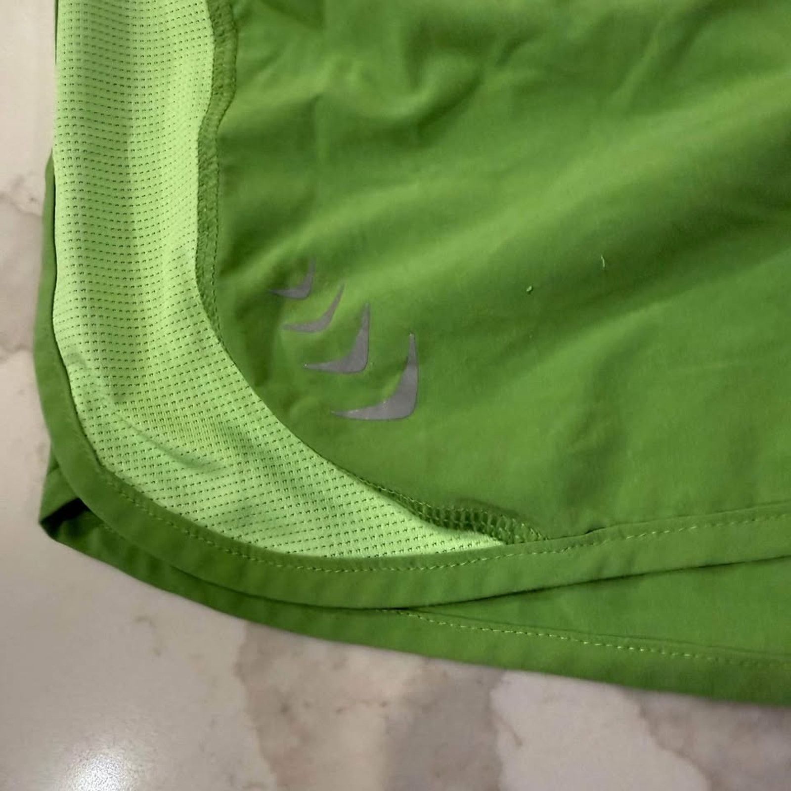 The North Face The North Face Athletic Running Shorts Women's Medium Green Size 30" / US 8 / IT 44 - 4 Thumbnail