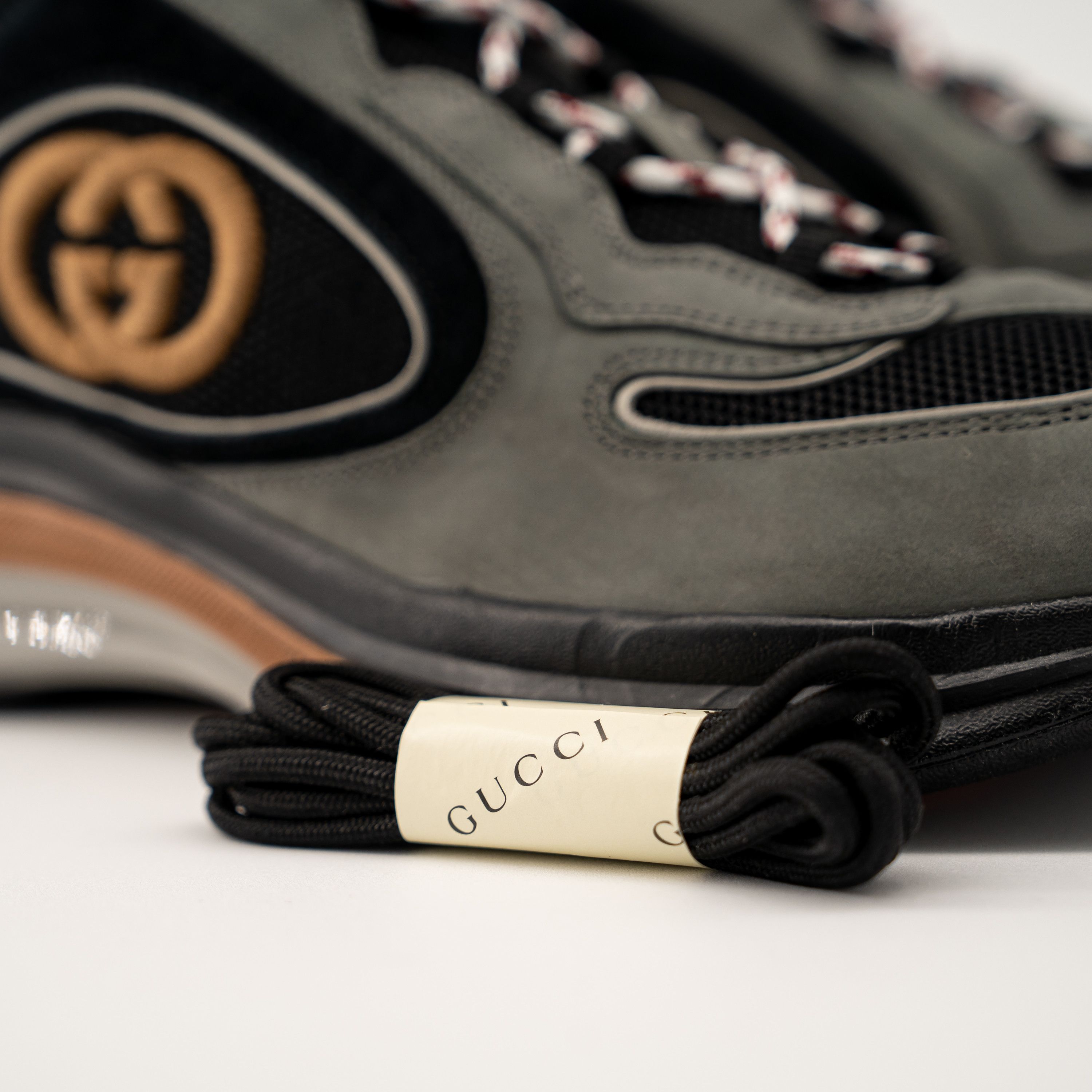 12G 12.5 US Gucci Run Suede Black Grey GG Sneakers