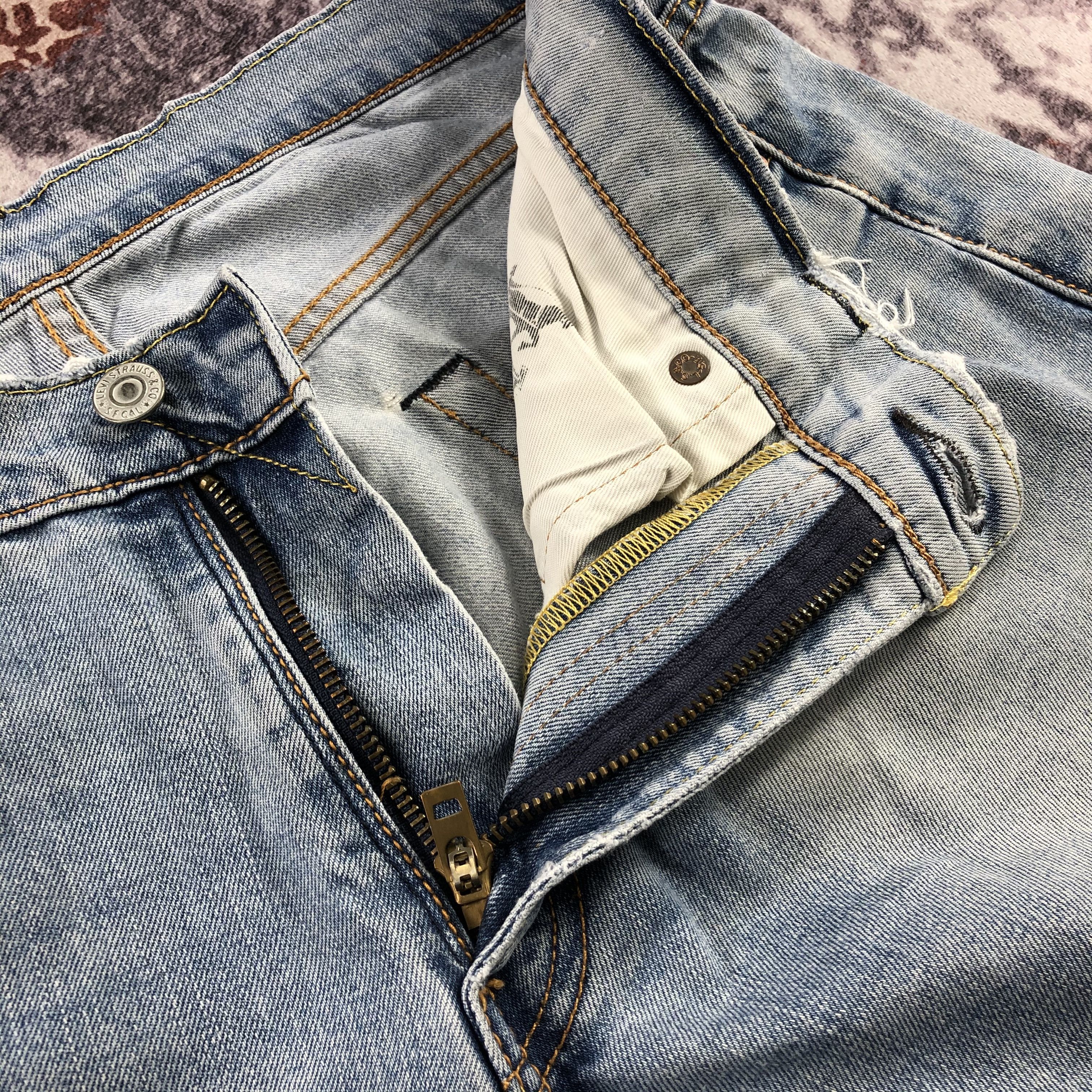 Levi's × Vintage Vintage Light Wash Levis 511 Jeans-JM2796 Size US 33 - 9 Thumbnail