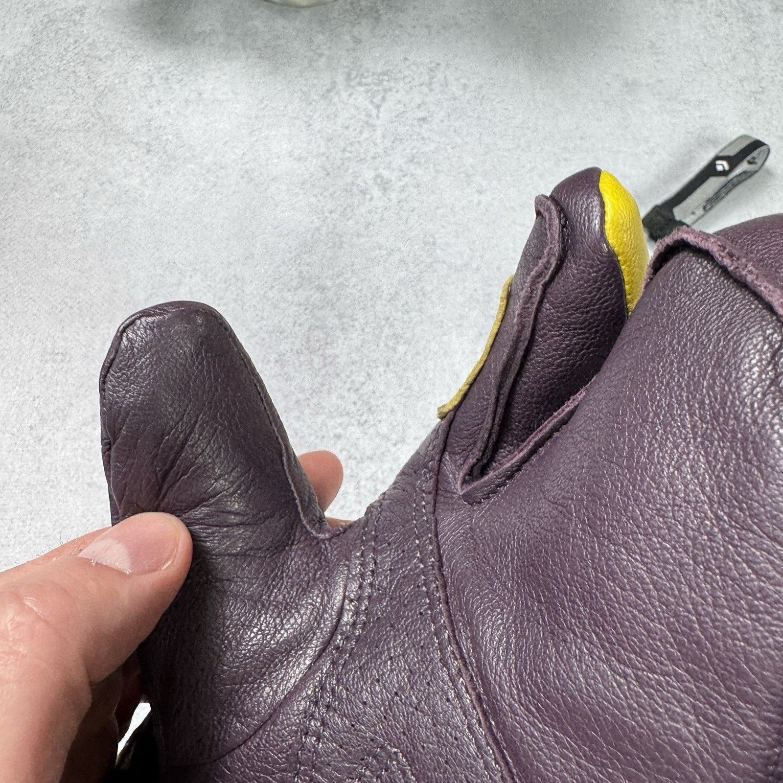 Black Diamond Black Dimond Spark Angel Finger Bordeaux Sulfur Gloves Size ONE SIZE - 15 Thumbnail